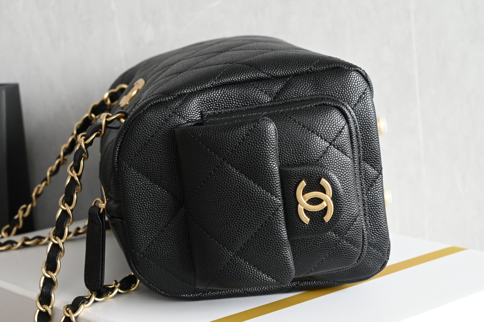 白金版▪️正品级 包装如图全新到货❕𝗖𝗵𝗮𝗻𝗲𝟭 𝟮𝟱𝙠保龄球系列 黑色小号专柜售价𝟦𝟫𝟪𝟢𝟢𝗋𝗆𝖻购入