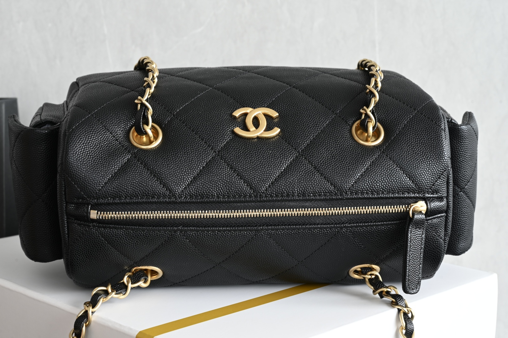 白金版▪️正品级 包装如图全新到货❕𝗖𝗵𝗮𝗻𝗲𝟭 𝟮𝟱𝙠保龄球系列 黑色小号专柜售价𝟦𝟫𝟪𝟢𝟢𝗋𝗆𝖻购入