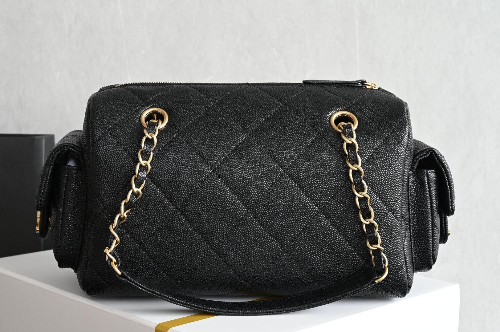 白金版▪️正品级 包装如图全新到货❕𝗖𝗵𝗮𝗻𝗲𝟭 𝟮𝟱𝙠保龄球系列 黑色小号专柜售价𝟦𝟫𝟪𝟢𝟢𝗋𝗆𝖻购入