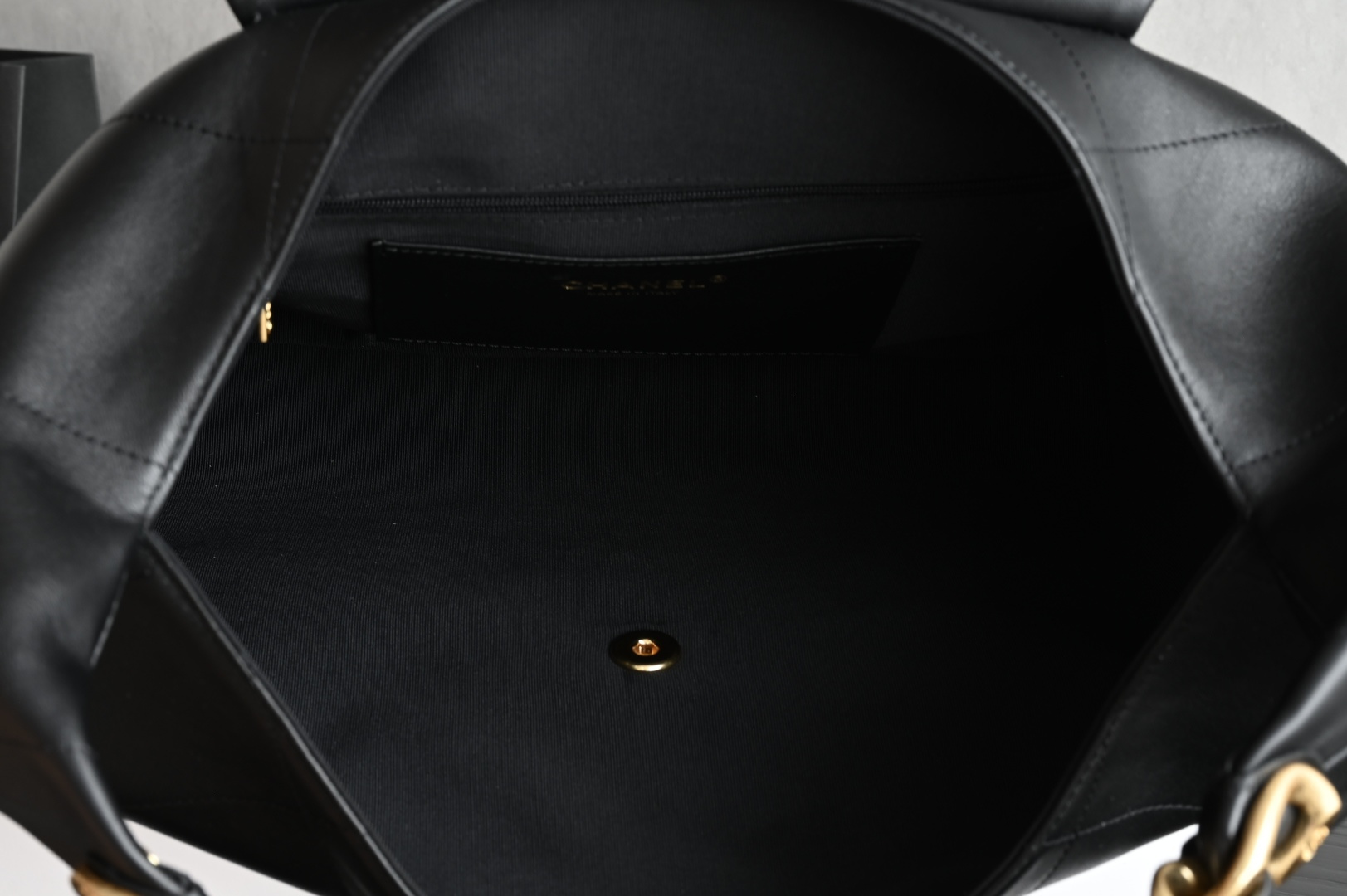 ❗️❗️❗️双十一活动顺丰包邮送丝巾 白金版▪️正品级 包装如图全新到货❕𝗖𝗵𝗮𝗻𝗲𝟭 𝟮𝟱𝙠大金链𝗵𝗼