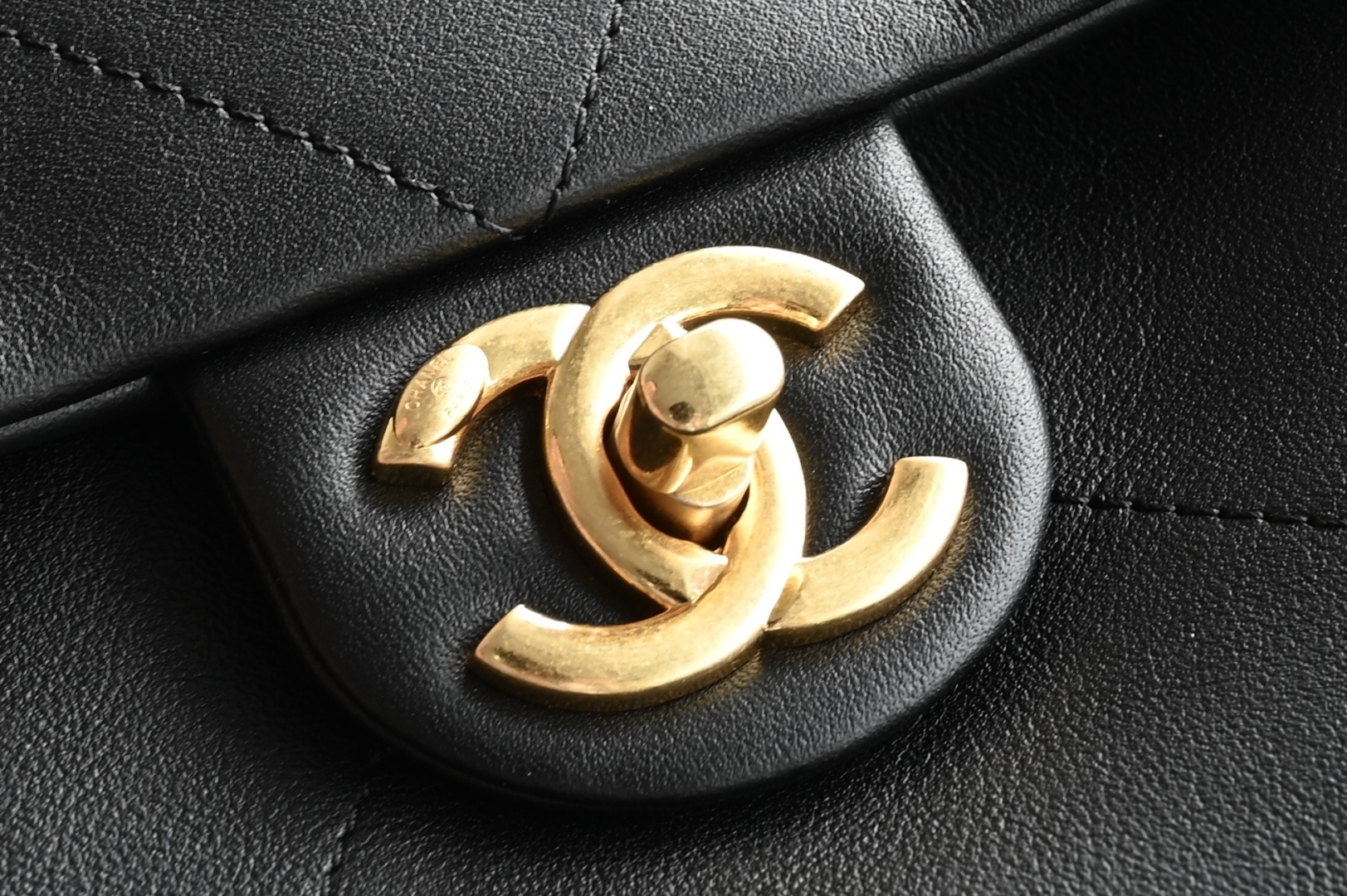 ❗️❗️❗️双十一活动顺丰包邮送丝巾 白金版▪️正品级 包装如图全新到货❕𝗖𝗵𝗮𝗻𝗲𝟭 𝟮𝟱𝙠大金链𝗵𝗼