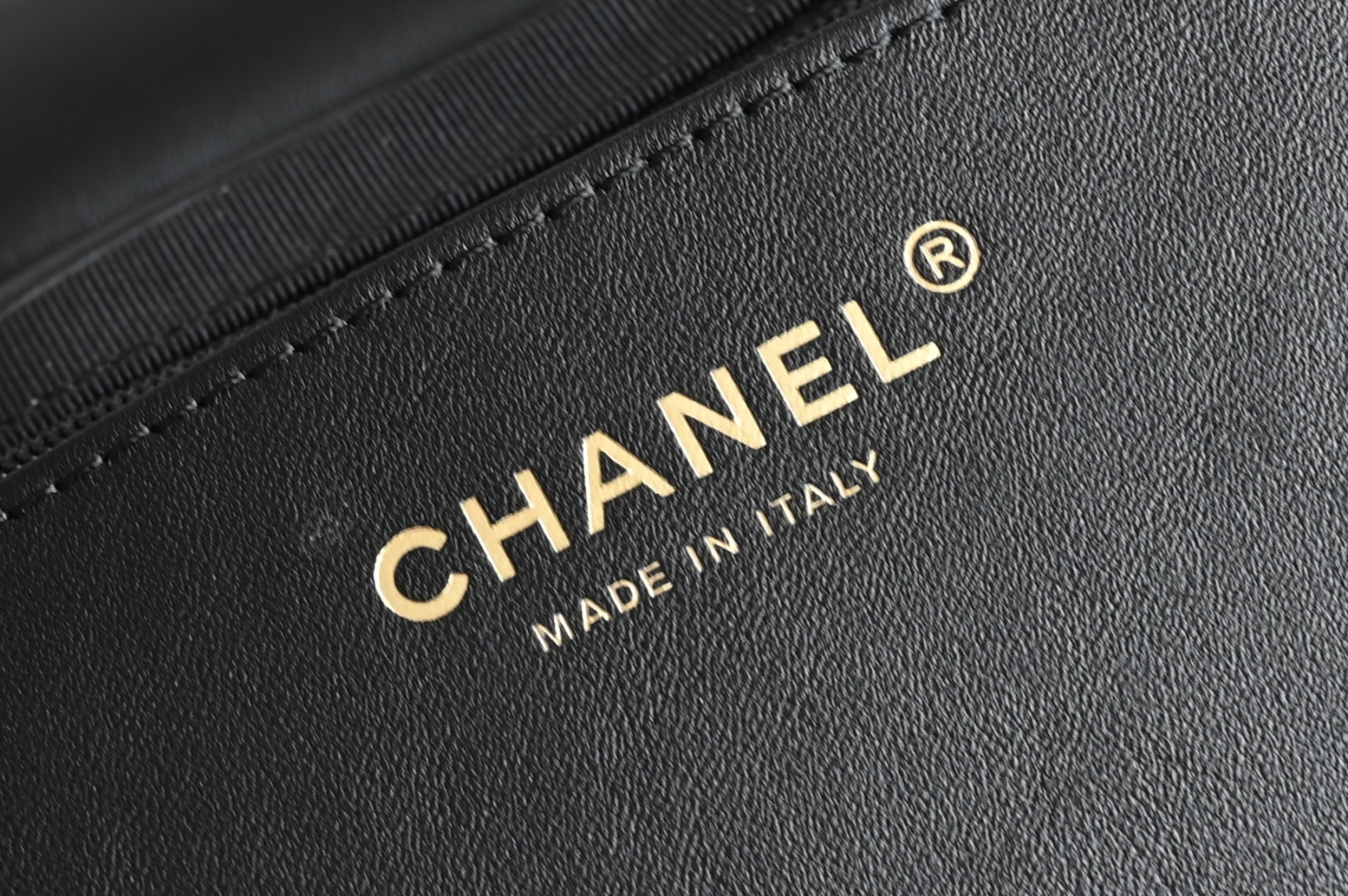 ❗️❗️❗️双十一活动顺丰包邮送丝巾 白金版▪️正品级 包装如图全新到货❕𝗖𝗵𝗮𝗻𝗲𝟭 𝟮𝟱𝙠大金链𝗵𝗼