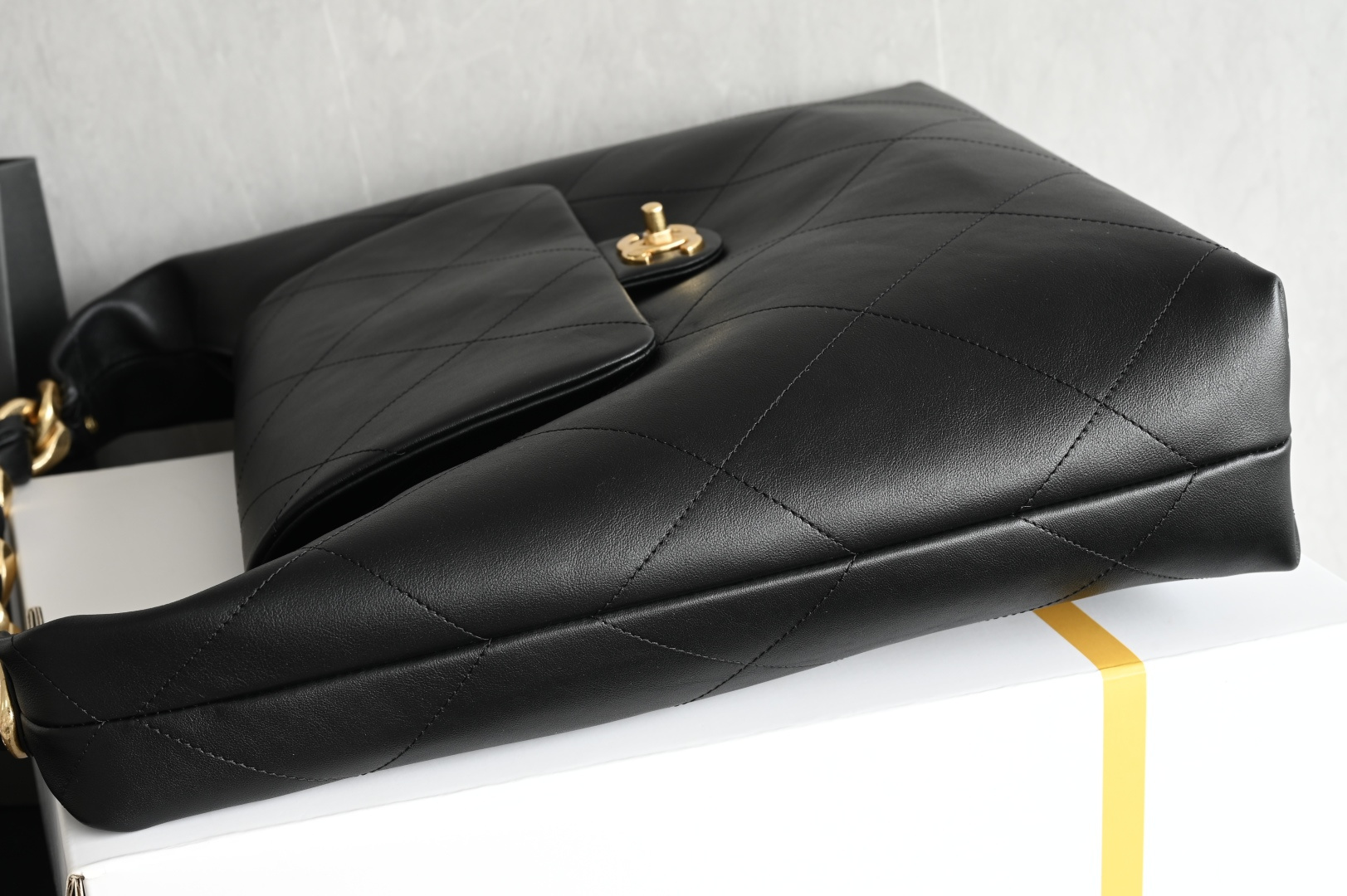 ❗️❗️❗️双十一活动顺丰包邮送丝巾 白金版▪️正品级 包装如图全新到货❕𝗖𝗵𝗮𝗻𝗲𝟭 𝟮𝟱𝙠大金链𝗵𝗼