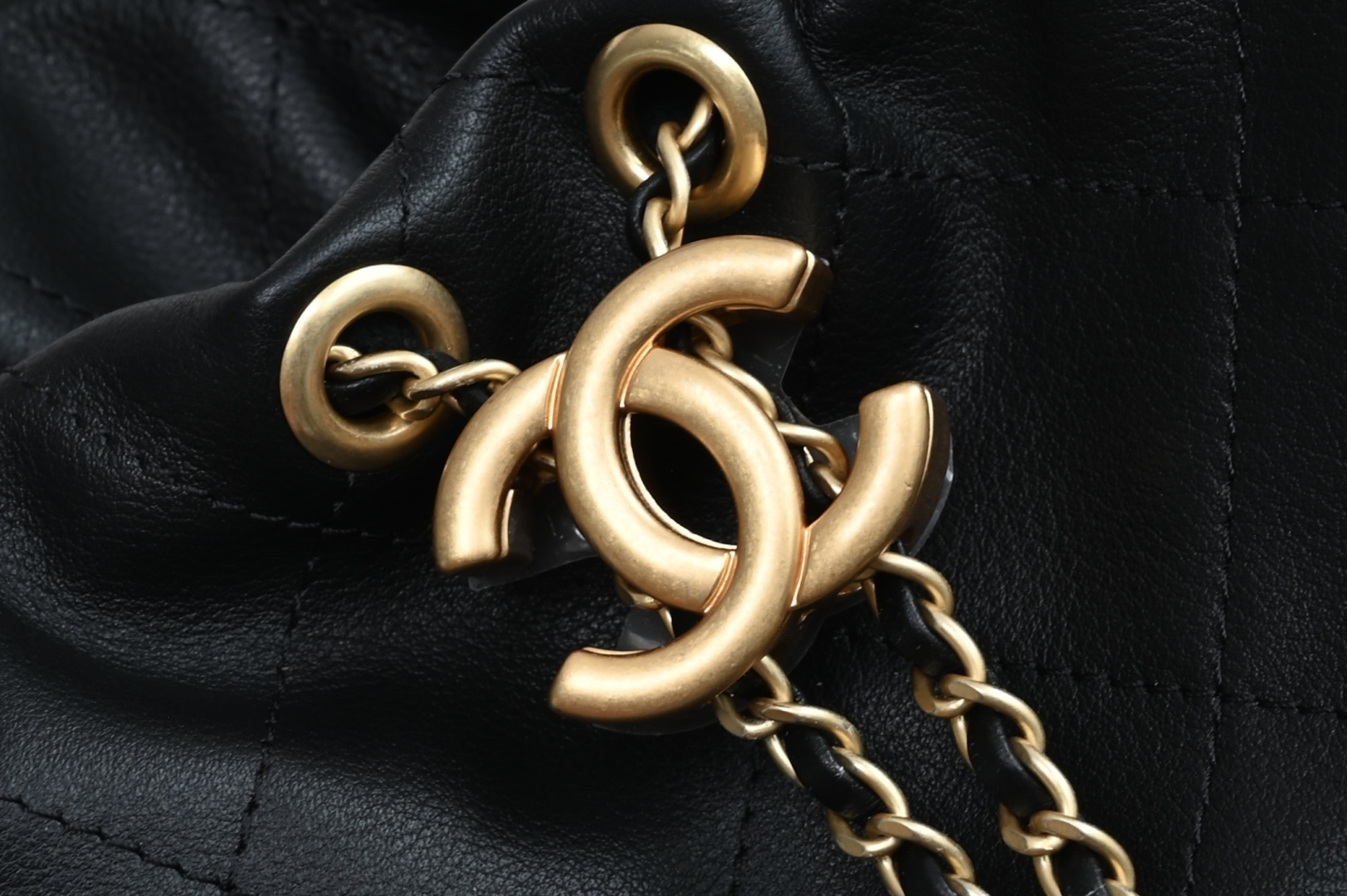 白金版▪️正品级 包装如图全新到货🆕𝗖𝗛𝗔𝗡𝗘𝗟 𝟮𝟲𝗰早春系列𝖫𝖺𝗋𝗀𝖾 𝗁𝗈𝖻𝗈嬉皮小号专柜售价𝟦𝟩