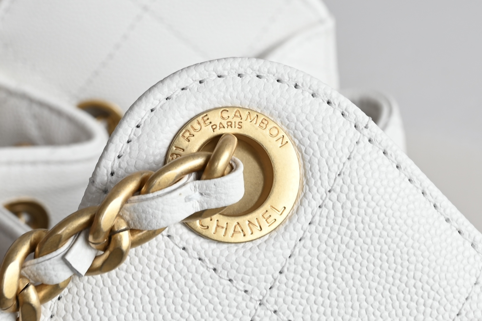 白金版▪️正品级 包装如图全新到货🆕𝗖𝗵𝗮𝗻𝗲𝟭 𝟮𝟱𝗕𝗮𝗴 𝗺𝗶𝗻𝗶𝟮𝟲𝗰 嬉皮𝗁𝗈𝖻𝗈 𝗆𝗂𝗇𝗂白色