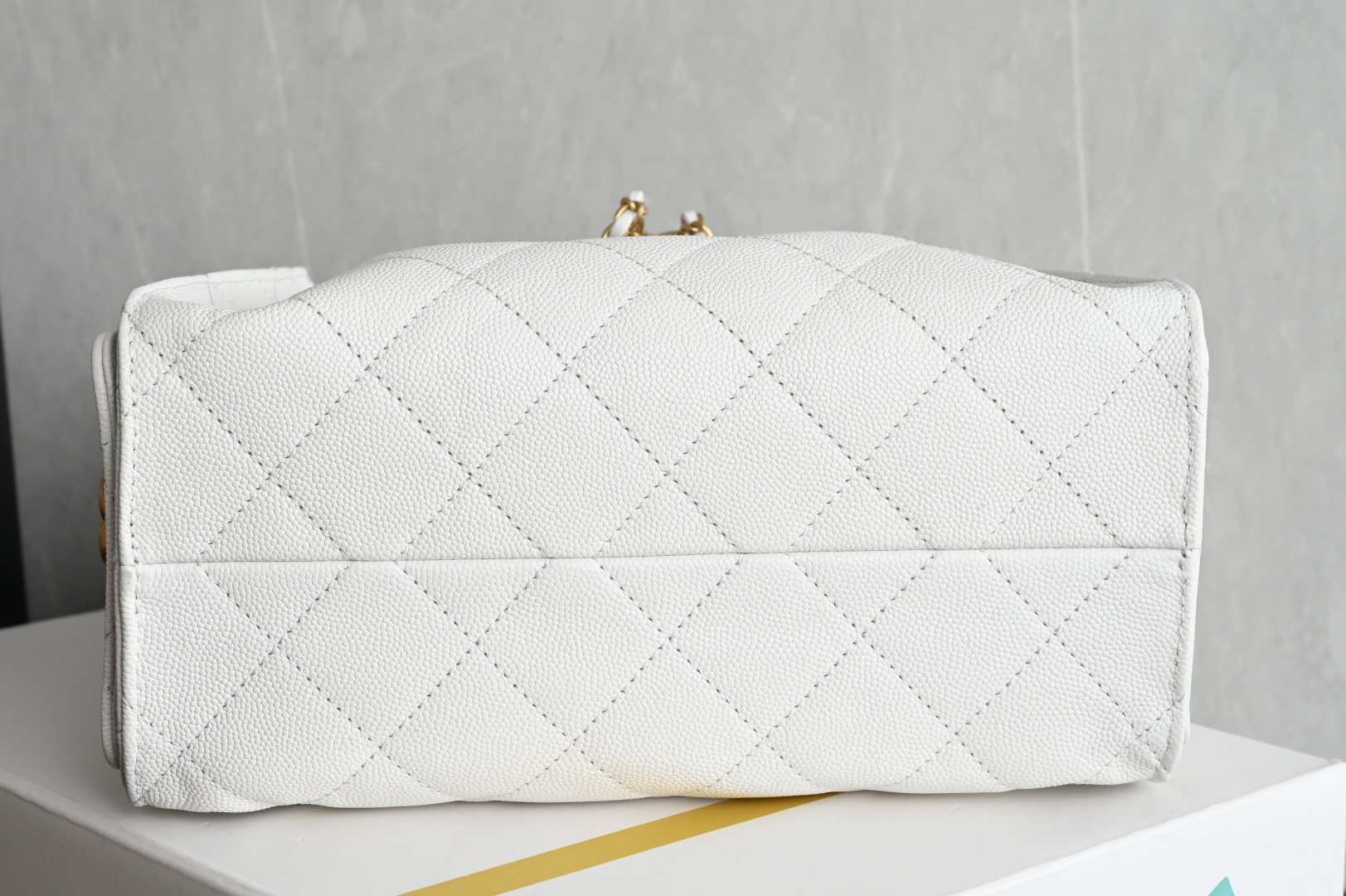 白金版▪️正品级 包装如图全新到货🆕𝗖𝗵𝗮𝗻𝗲𝟭 𝟮𝟱𝗕𝗮𝗴 𝗺𝗶𝗻𝗶𝟮𝟲𝗰 嬉皮𝗁𝗈𝖻𝗈 𝗆𝗂𝗇𝗂白色