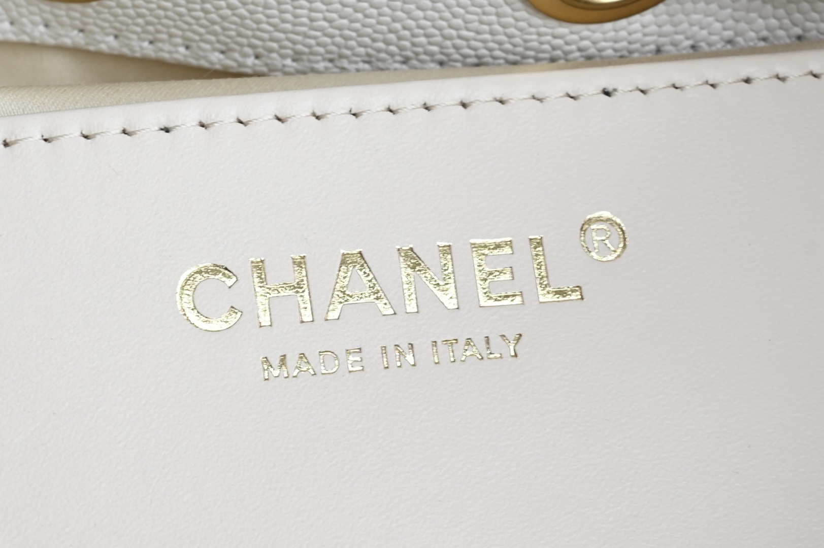 白金版▪️正品级 包装如图全新到货🆕𝗖𝗵𝗮𝗻𝗲𝟭 𝟮𝟱𝗕𝗮𝗴 𝗺𝗶𝗻𝗶𝟮𝟲𝗰 嬉皮𝗁𝗈𝖻𝗈 𝗆𝗂𝗇𝗂白色