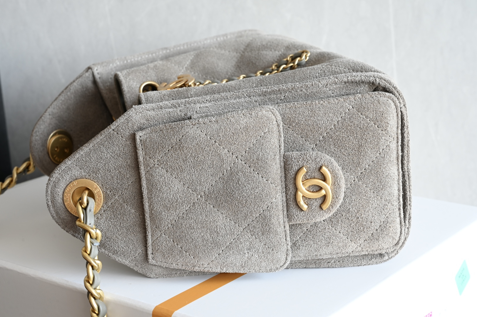 白金版▪️正品级 包装如图全新到货🆕𝗖𝗵𝗮𝗻𝗲𝟭 𝟮𝟱𝗕𝗮𝗴 𝗺𝗶𝗻𝗶𝟮𝟲𝗰 麂皮嬉皮𝗁𝗈𝖻𝗈 𝗆𝗂𝗇𝗂