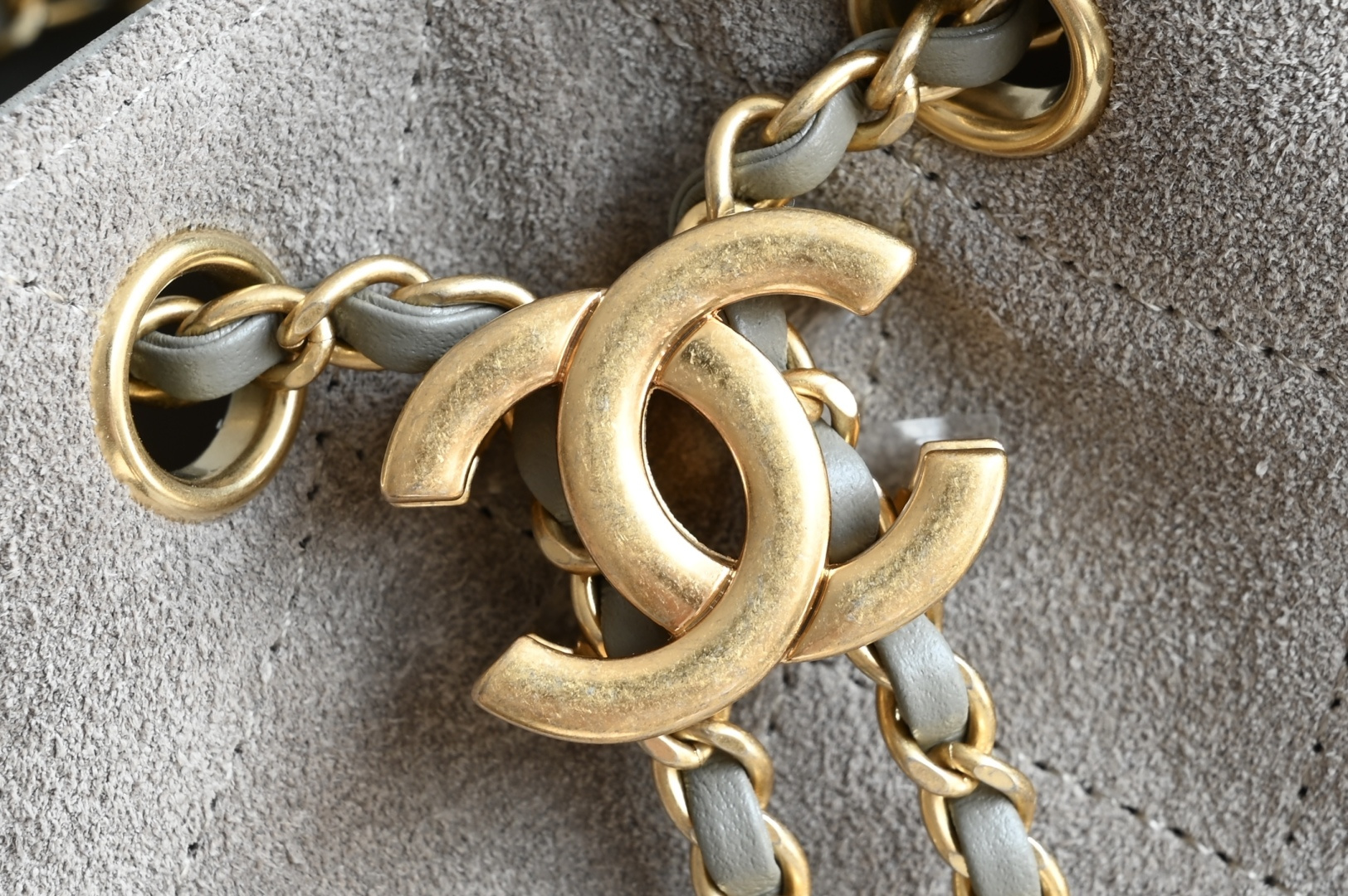 白金版▪️正品级 包装如图全新到货🆕𝗖𝗵𝗮𝗻𝗲𝟭 𝟮𝟱𝗕𝗮𝗴 𝗺𝗶𝗻𝗶𝟮𝟲𝗰 麂皮嬉皮𝗁𝗈𝖻𝗈 𝗆𝗂𝗇𝗂