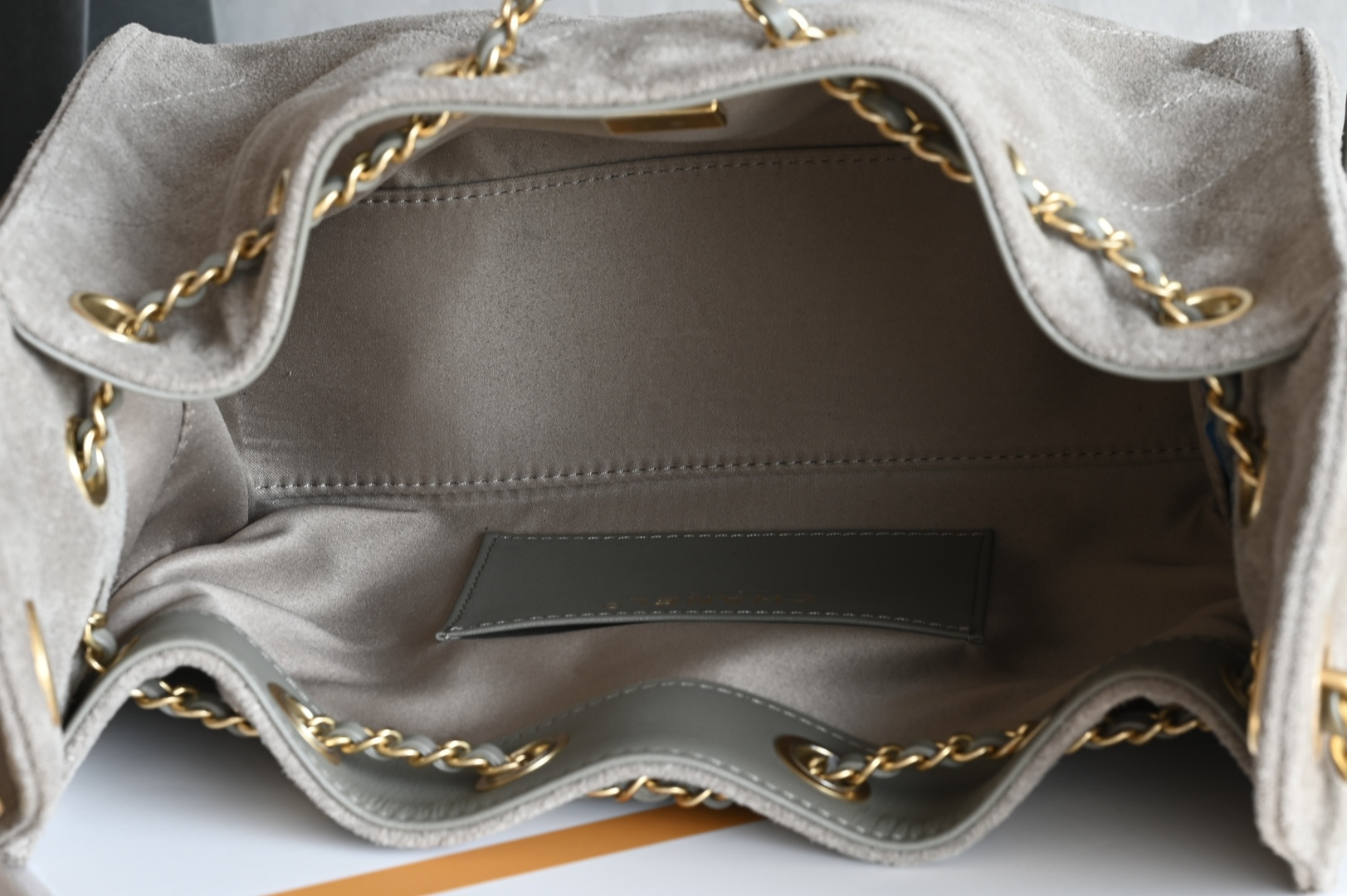 白金版▪️正品级 包装如图全新到货🆕𝗖𝗵𝗮𝗻𝗲𝟭 𝟮𝟱𝗕𝗮𝗴 𝗺𝗶𝗻𝗶𝟮𝟲𝗰 麂皮嬉皮𝗁𝗈𝖻𝗈 𝗆𝗂𝗇𝗂