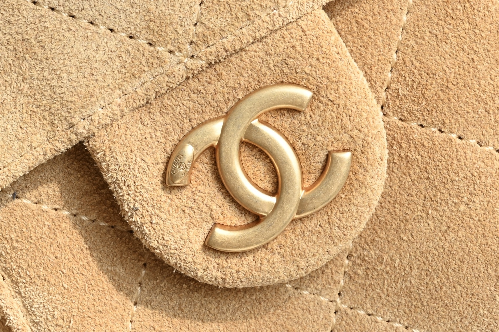 白金版▪️正品级 包装如图全新到货🆕𝗖𝗵𝗮𝗻𝗲𝟭 𝟮𝟱𝗕𝗮𝗴 𝗺𝗶𝗻𝗶𝟮𝟲𝗰 麂皮嬉皮𝗁𝗈𝖻𝗈 𝗆𝗂𝗇𝗂