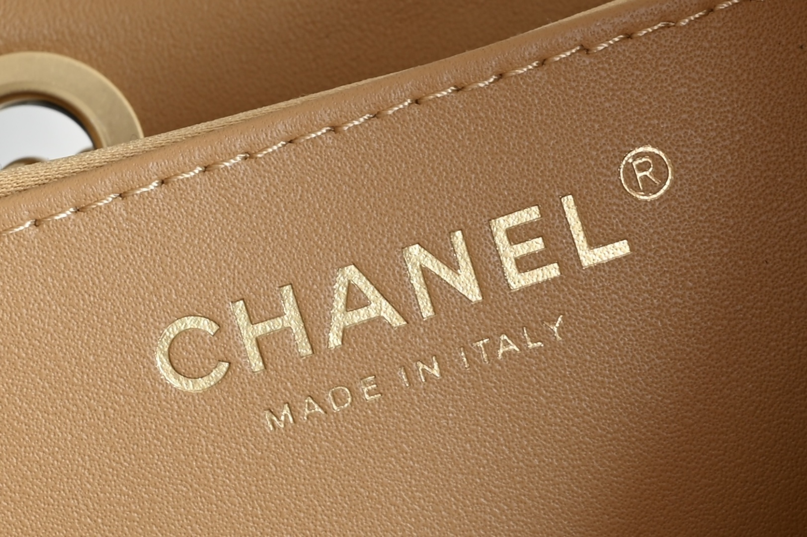 白金版▪️正品级 包装如图全新到货🆕𝗖𝗵𝗮𝗻𝗲𝟭 𝟮𝟱𝗕𝗮𝗴 𝗺𝗶𝗻𝗶𝟮𝟲𝗰 麂皮嬉皮𝗁𝗈𝖻𝗈 𝗆𝗂𝗇𝗂