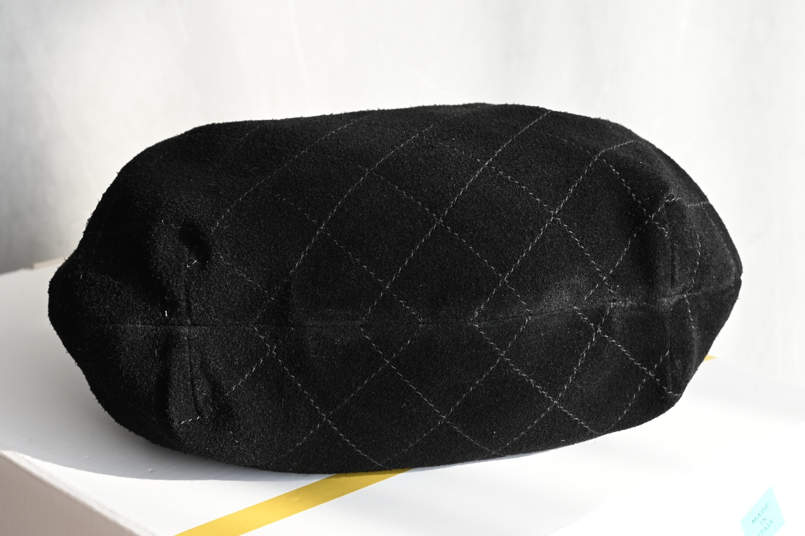 白金版▪️正品级 包装如图全新到货🆕𝗖𝗵𝗮𝗻𝗲𝟭 𝟐𝟔𝐂 𝟮𝟲𝗰 玳瑁元宝麂皮包 小号黑色专柜售价𝟦𝟣𝟫