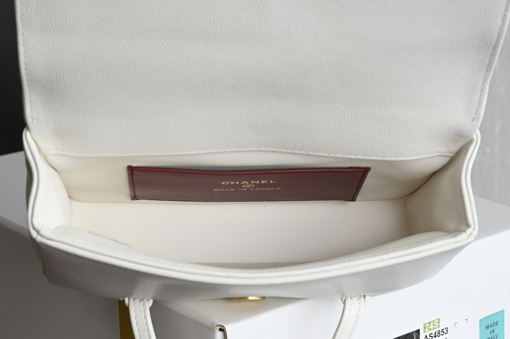 白金版▪️正品级 包装如图全新到货🆕𝗖𝗛𝗔𝗡𝗘* 𝟮𝟲𝗣 系列𝟮𝟲𝗣 𝙋𝙧𝙚𝙥𝙥𝙮 𝙘𝙤𝙘𝙤 腋下包 白