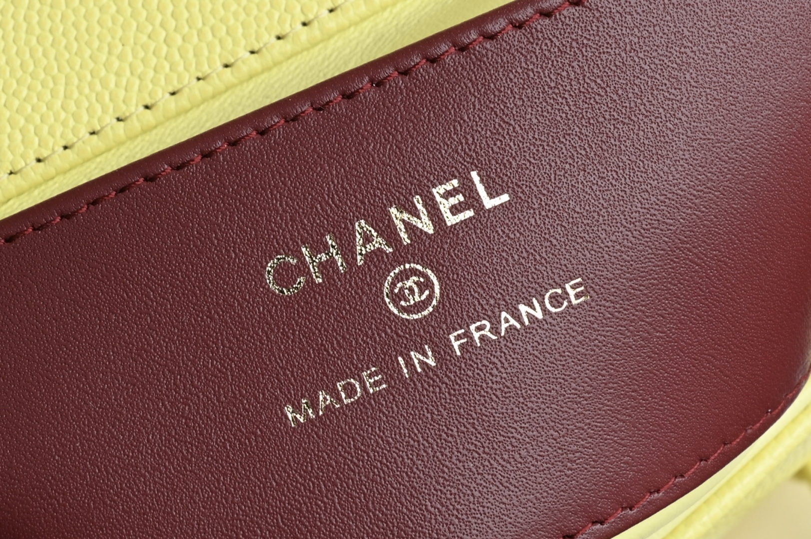 白金版▪️正品级 包装如图全新到货🆕𝗖𝗛𝗔𝗡𝗘* 𝟮𝟲𝗣系列𝟮𝟲𝗣 𝙋𝙧𝙚𝙥𝙥𝙮 𝙘𝙤𝙘𝙤 腋下包 黄色