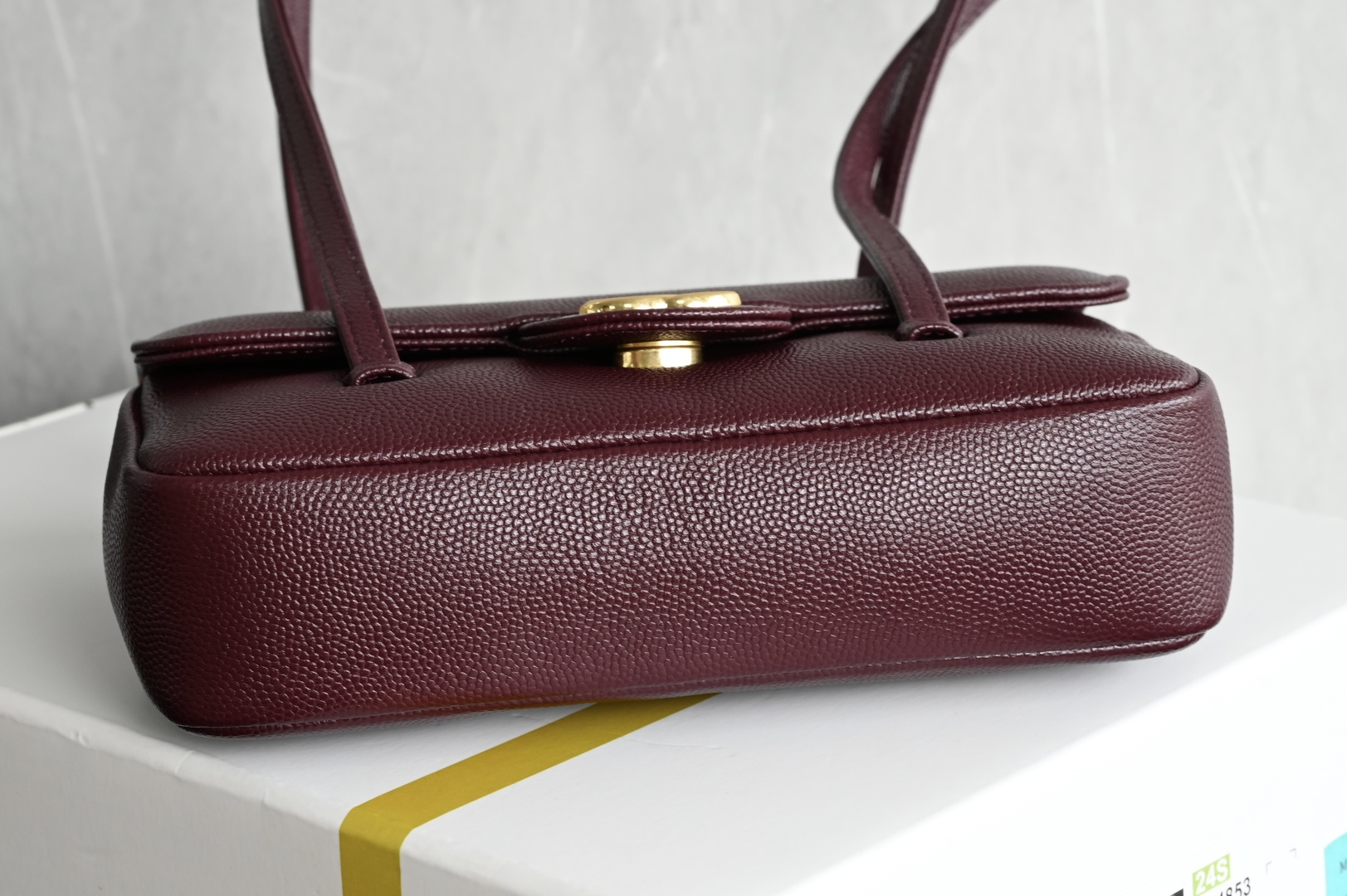 白金版▪️正品级 包装如图全新到货🆕𝗖𝗛𝗔𝗡𝗘* 𝟮𝟲𝗣系列𝟮𝟲𝗣 𝙋𝙧𝙚𝙥𝙥𝙮 𝙘𝙤𝙘𝙤 腋下包 酒红