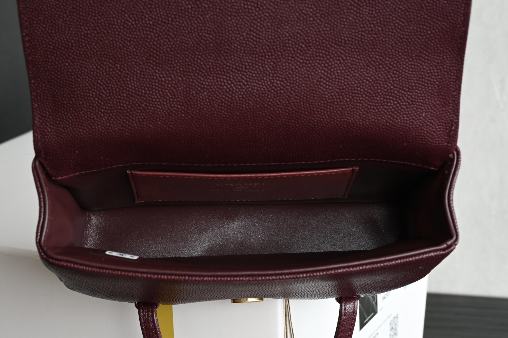 白金版▪️正品级 包装如图全新到货🆕𝗖𝗛𝗔𝗡𝗘* 𝟮𝟲𝗣系列𝟮𝟲𝗣 𝙋𝙧𝙚𝙥𝙥𝙮 𝙘𝙤𝙘𝙤 腋下包 酒红