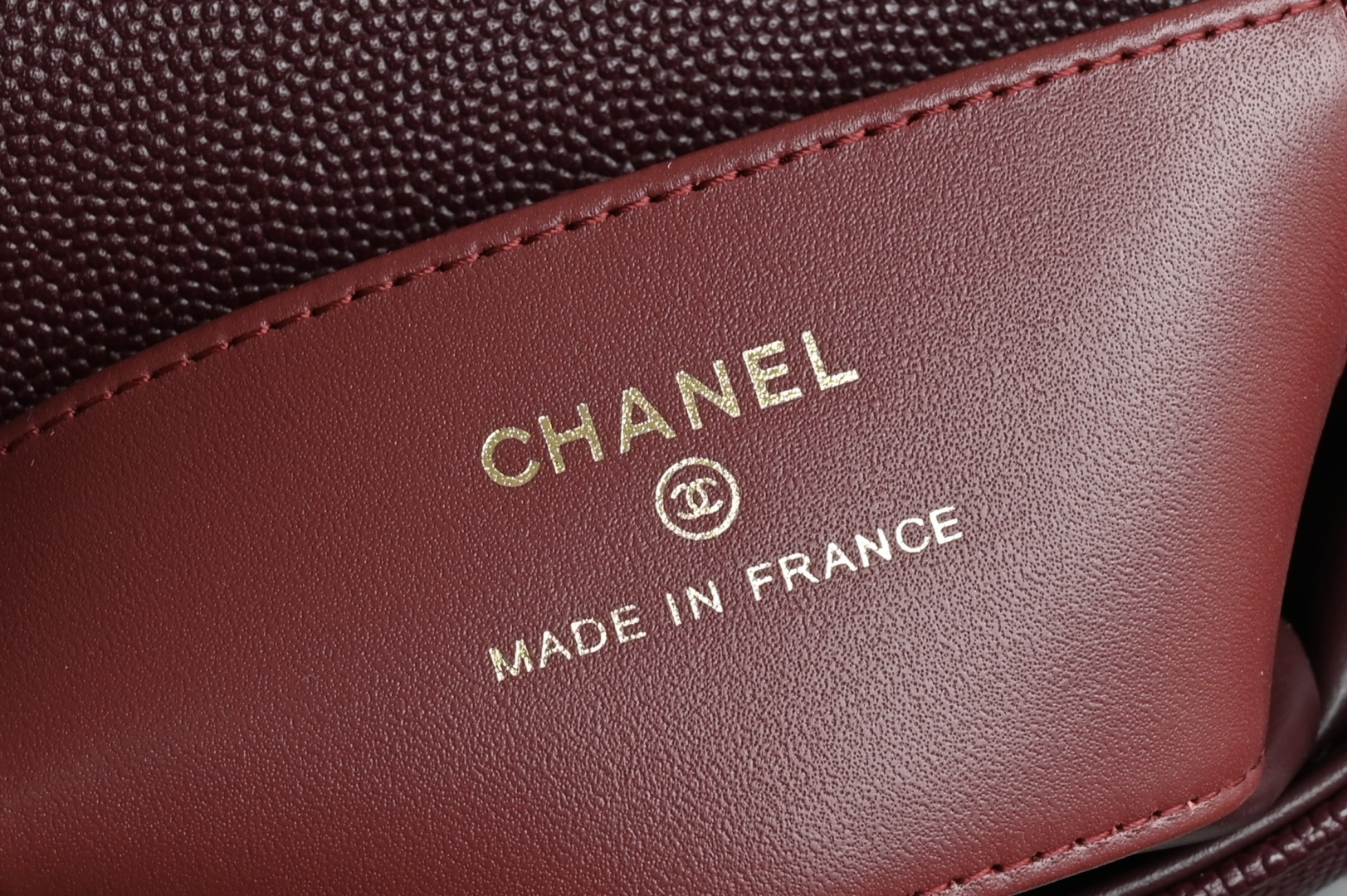 白金版▪️正品级 包装如图全新到货🆕𝗖𝗛𝗔𝗡𝗘* 𝟮𝟲𝗣系列𝟮𝟲𝗣 𝙋𝙧𝙚𝙥𝙥𝙮 𝙘𝙤𝙘𝙤 腋下包 酒红