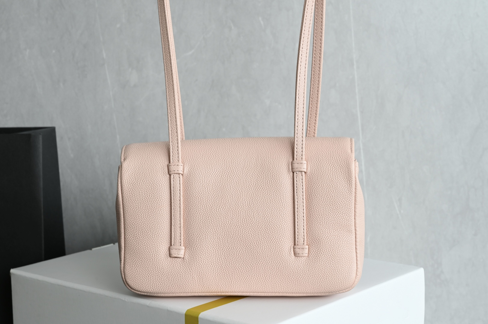 白金版▪️正品级 包装如图全新到货🆕𝗖𝗛𝗔𝗡𝗘* 𝟮𝟲𝗣系列𝟮𝟲𝗣 𝙋𝙧𝙚𝙥𝙥𝙮 𝙘𝙤𝙘𝙤 腋下包 粉色