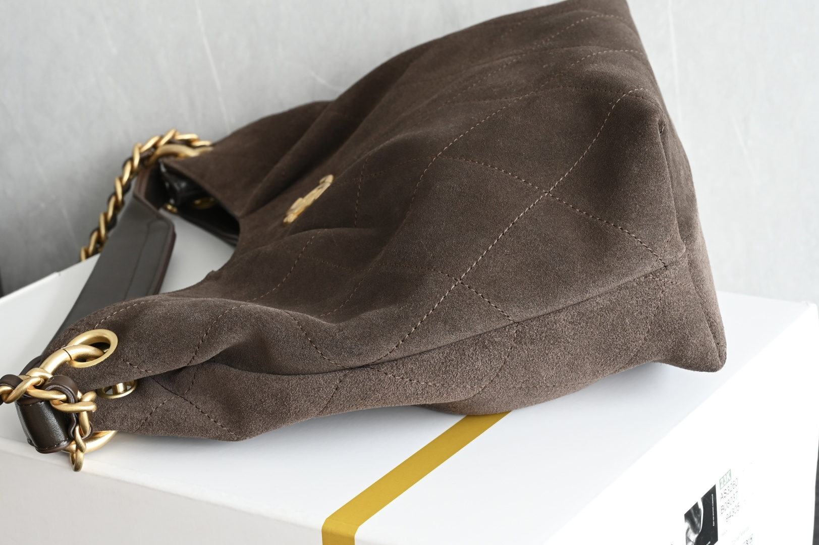 白金版▪️正品级 包装如图全新到货🆕𝗖𝗛𝗔𝗡𝗘* 𝟮𝟲𝗖系列𝟮𝟲𝗖 𝙃𝙤𝙗𝙤 小号 咖啡色五金：厚镀𝟤𝟦