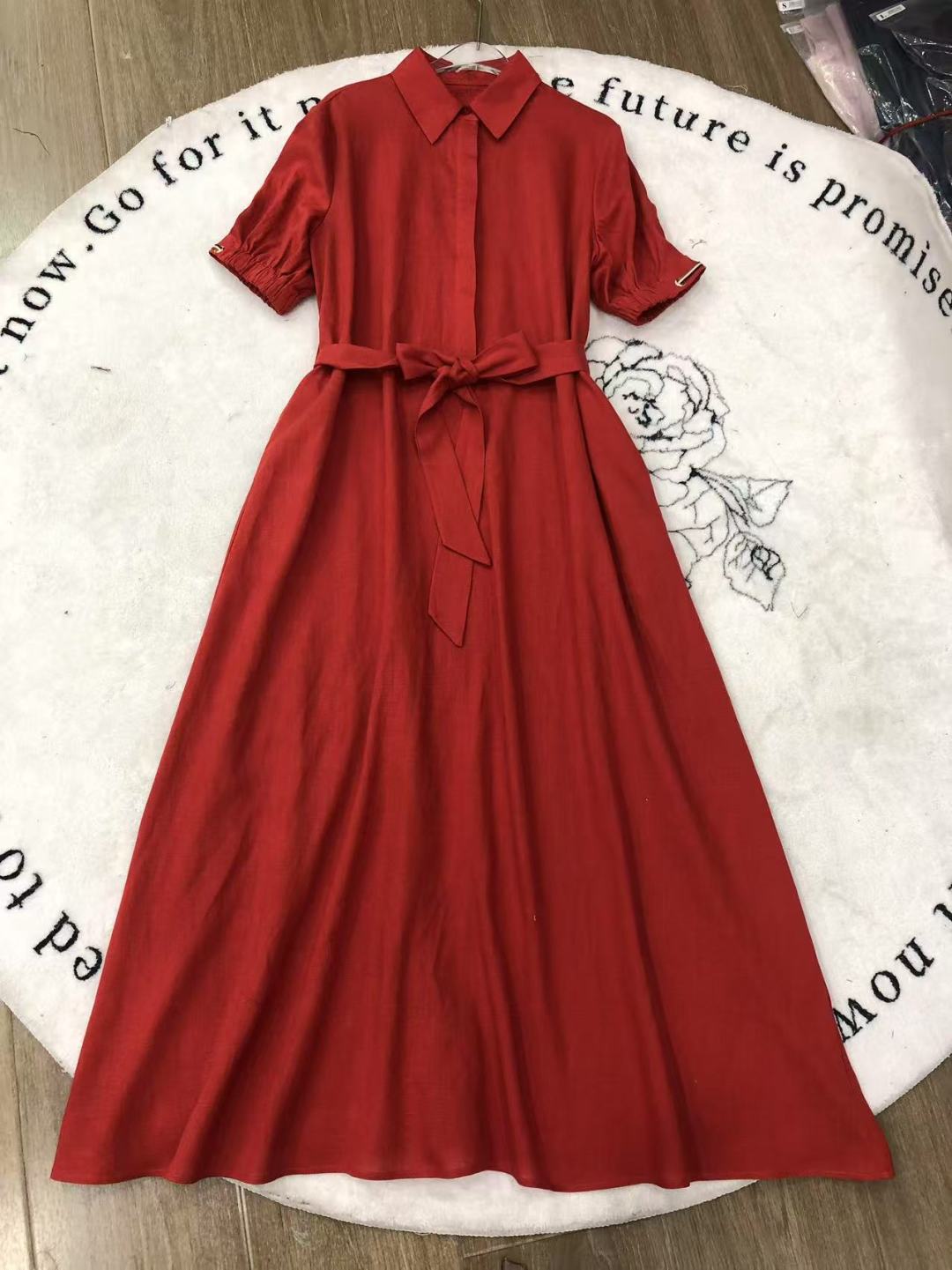 High-Quality Women’s Clothes and Vacation Deals at P636 with Max Mara’s War Coats - 图片 6