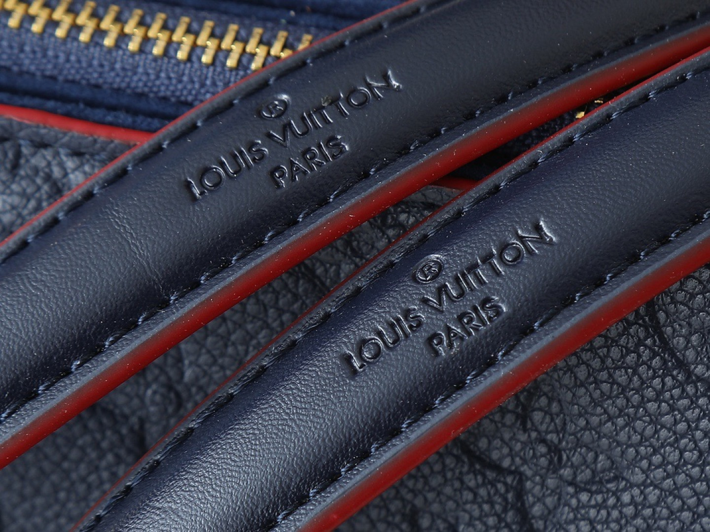 💰130💰升级原版 M43775 M43776 M43777 M43750 本款SURENE BB 手袋  路易威登推出的新款Surene BB手袋，由Monogram帆布与粒纹小牛皮裁制而成，配有金色滑动式包链。金色金属饰件与醒目的皮革饰边，更显利落时髦。轻盈、实用、背携舒适、易于搭配，时尚休闲造型的理想之选。尺寸:24.0x 17.0x 11.0 cm 