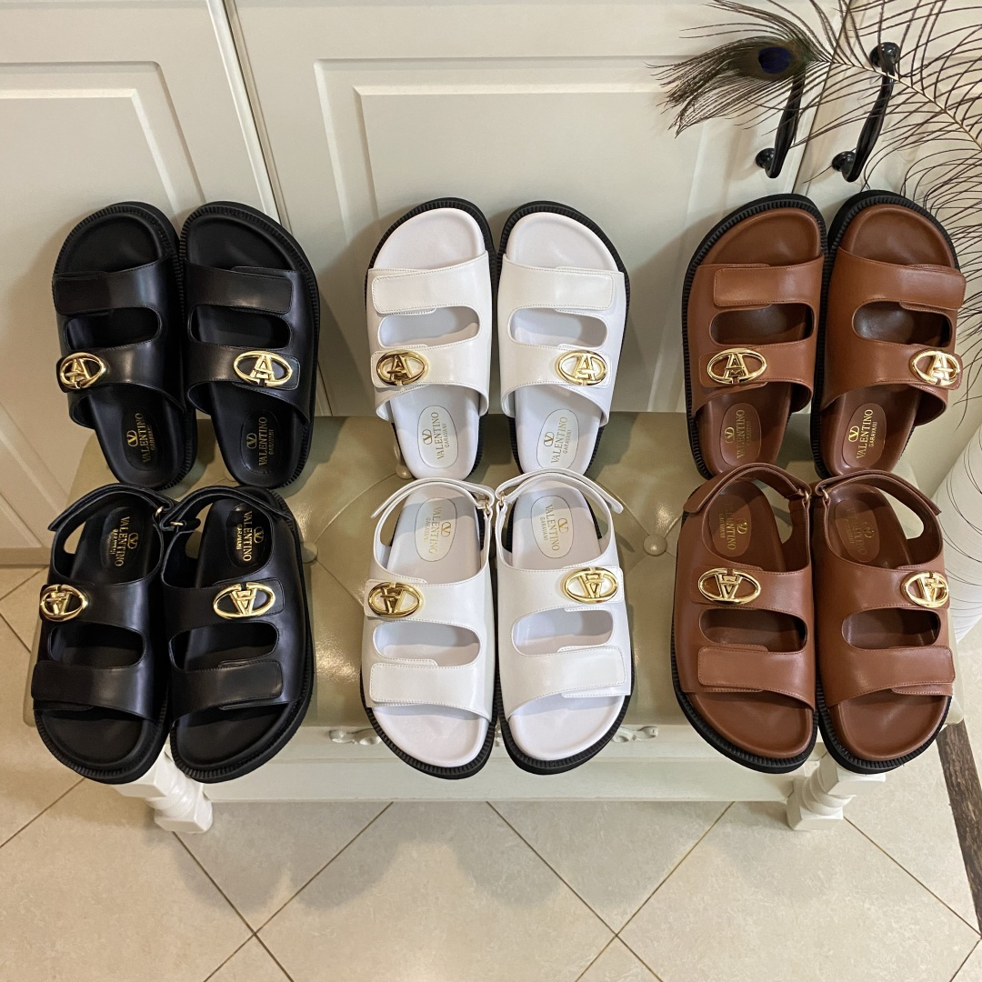 NO:169274,, Valentino Valentino new slippers, cowhide, sheepskin, size 35-40 (41, 42 sizes custom made without return), slippers, valentino, valentino, slippers, cowhide, sheepskin19860909,华伦天奴Valentino新款拖鞋,牛皮面,羊皮里,35-40码(41,42码定做不退换),拖鞋,valentino,valentino,slippers,cowhide,sheepskin,Women's Shoes