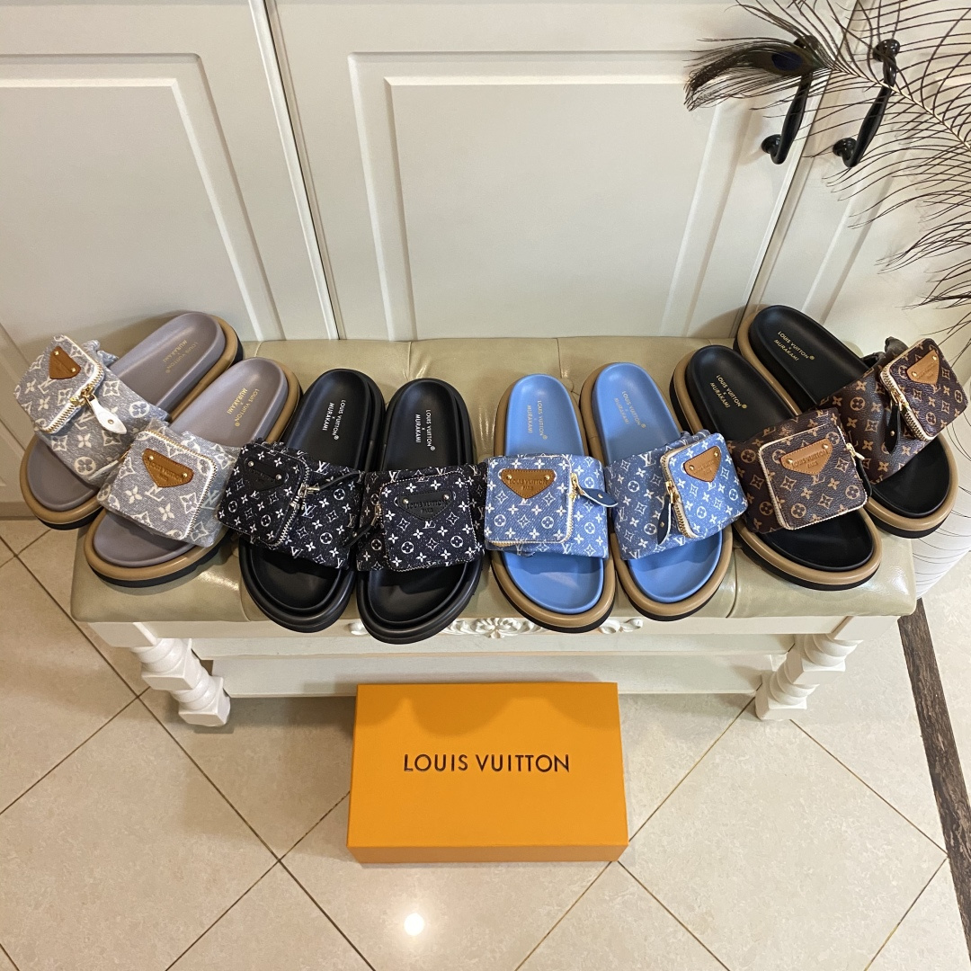 NO:232019,, Louisville*LV new bag and slippers, classic presbyterian/denim/embossed silk face, paired with zippered wallet, fashionable and unique, sheepskin, size 35-42, slippers, louis vuitton, louis vuitton, slippers, wallets, sheepskin19860909,路易威*LV新款包包拖鞋,经典老花/牛仔布/压花丝绸面,配搭拉链钱包,时尚又独特,羊皮里,35-42码,拖鞋,louis vuitton,louis vuitton,slippers,wallets,sheepskin,Women's Shoes