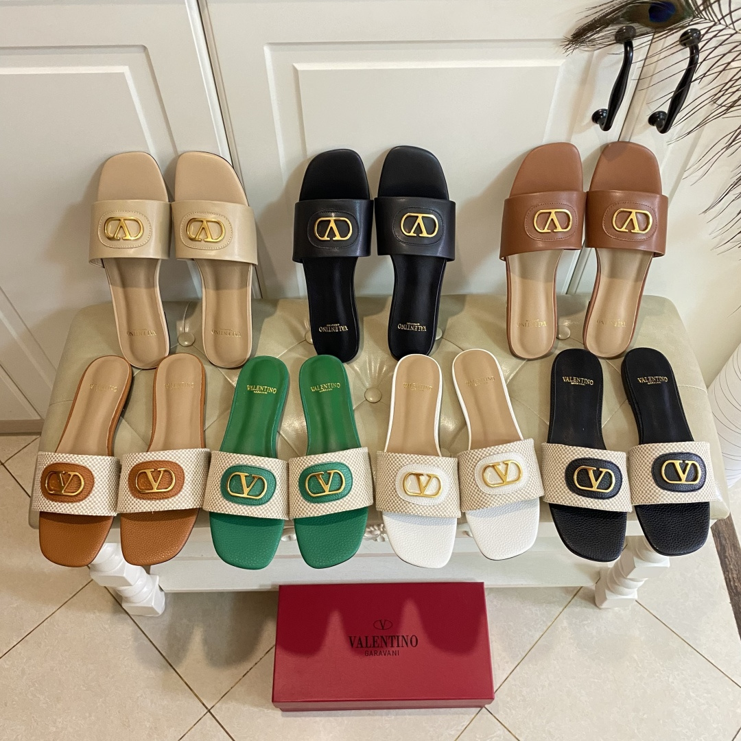 NO:232000,Rubber outsole (customized leather sole), Valentino Valentino new slippers, cowhide/woven surface, sheepskin, size 35-43 (44, 45 sizes can be customized without return and exchange), slippers, valentino, valentino, slippers, cowhide, sheepskin19860909橡胶大底(真皮底定做),华伦天奴Valentino新款拖鞋,牛皮/编织面,羊皮里,35-43码(44,45码可定做不退换),拖鞋,valentino,valentino,slippers,cowhide,sheepskin,Women's Shoes