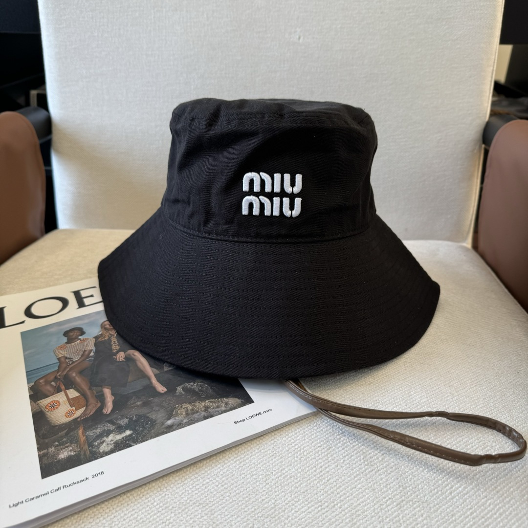 NO:617319,Miumiu original spring and summer new fisherman hat, genuine mold-making and custom-made, the original workmanship is meticulous and the quality is superb!  Hats bucket hat, baseball cap, knitted hat, hat, miumiu, espadrilles, hats19860909谬谬miumiu 原单春夏新款渔夫帽,正品开模订制,原版做工细致质量超赞！帽子渔夫帽棒球帽针织帽,帽子,miumiu,espadrilles,hats,hat