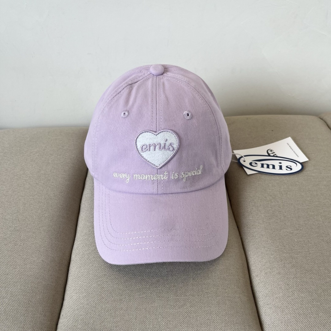 NO:365503,Korean fashion brand emis new baseball hat, emis hat really has magic. Everyone looks good and doesn't pick on the face at all. Everyone wants to buy it. It looks white. Universal for men and women, head circumference 57cm hat, fisherman hat baseball hat knit hat, hat, espadrilles, hats韩国潮牌emis 新款棒球帽,emis的帽子真的有种魔力 就是每一个都好看,完全不挑脸型的 每个都想买 很显白 男女通用,头围57cm帽子渔夫帽棒球帽针织帽,帽子,espadrilles,hats,hat