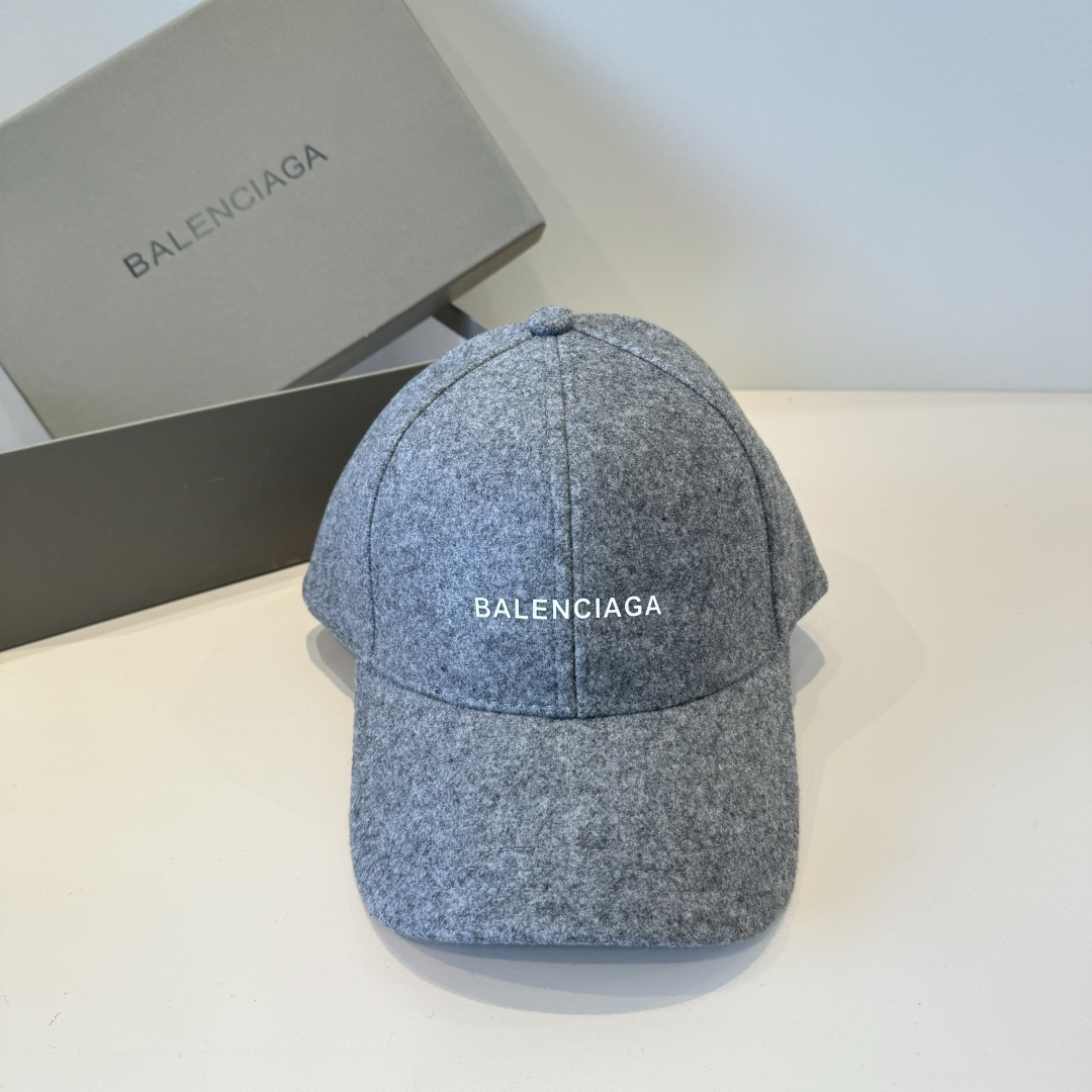 NO:365462,BALENCIAGA's new logo baseball cap, cool colors, different styles for men and women, the first batch is shipped first!  Paris fans must-have!  Hat fisherman hat baseball hat knit hat, hat, balenciaga, balenciaga, espadrilles, hatsBALENCIAGA巴黎世家新款logo棒球帽,很酷的色系,男女佩戴都有不同style,第一批抢先出货！巴黎粉必入款！帽子渔夫帽棒球帽针织帽,帽子,balenciaga,balenciaga,espadrilles,hats,hat