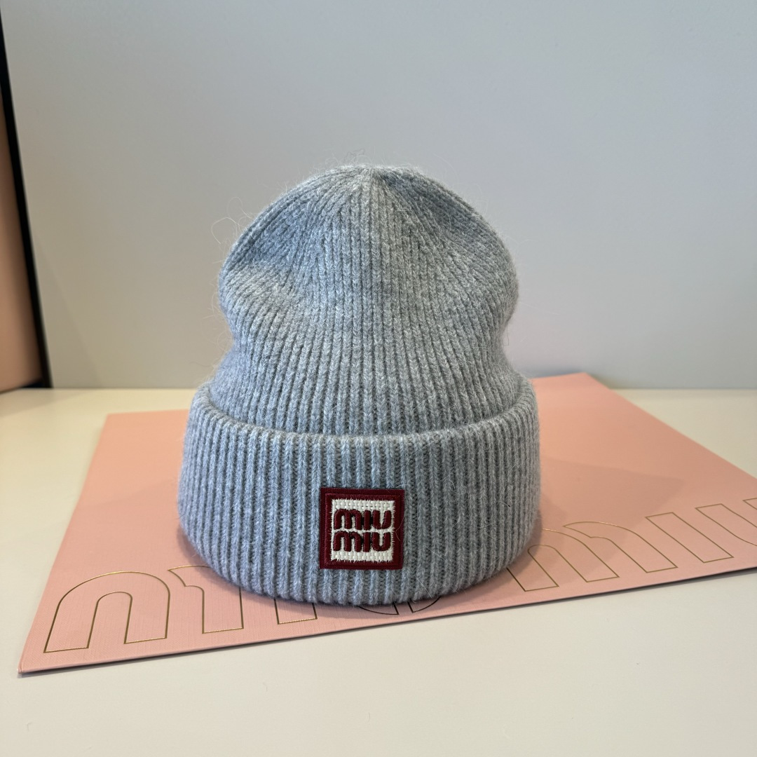 NO:365469,Miumiu original single spring and summer new wool hat, customized, the original version is meticulously crafted and of excellent quality!  Hat fisherman hat baseball hat knit hat, hat, miumiu, espadrilles, hats谬谬miumiu 原单春夏新款毛线帽,订制,原版做工细致质量超赞！帽子渔夫帽棒球帽针织帽,帽子,miumiu,espadrilles,hats,hat