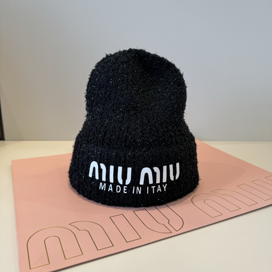 NO:365495,Miumiu original single spring and summer new wool hat, customized, the original version is meticulously crafted and of excellent quality!  Hat fisherman hat baseball hat knit hat, hat, miumiu, espadrilles, hats谬谬miumiu 原单春夏新款毛线帽,订制,原版做工细致质量超赞！帽子渔夫帽棒球帽针织帽,帽子,miumiu,espadrilles,hats,hat