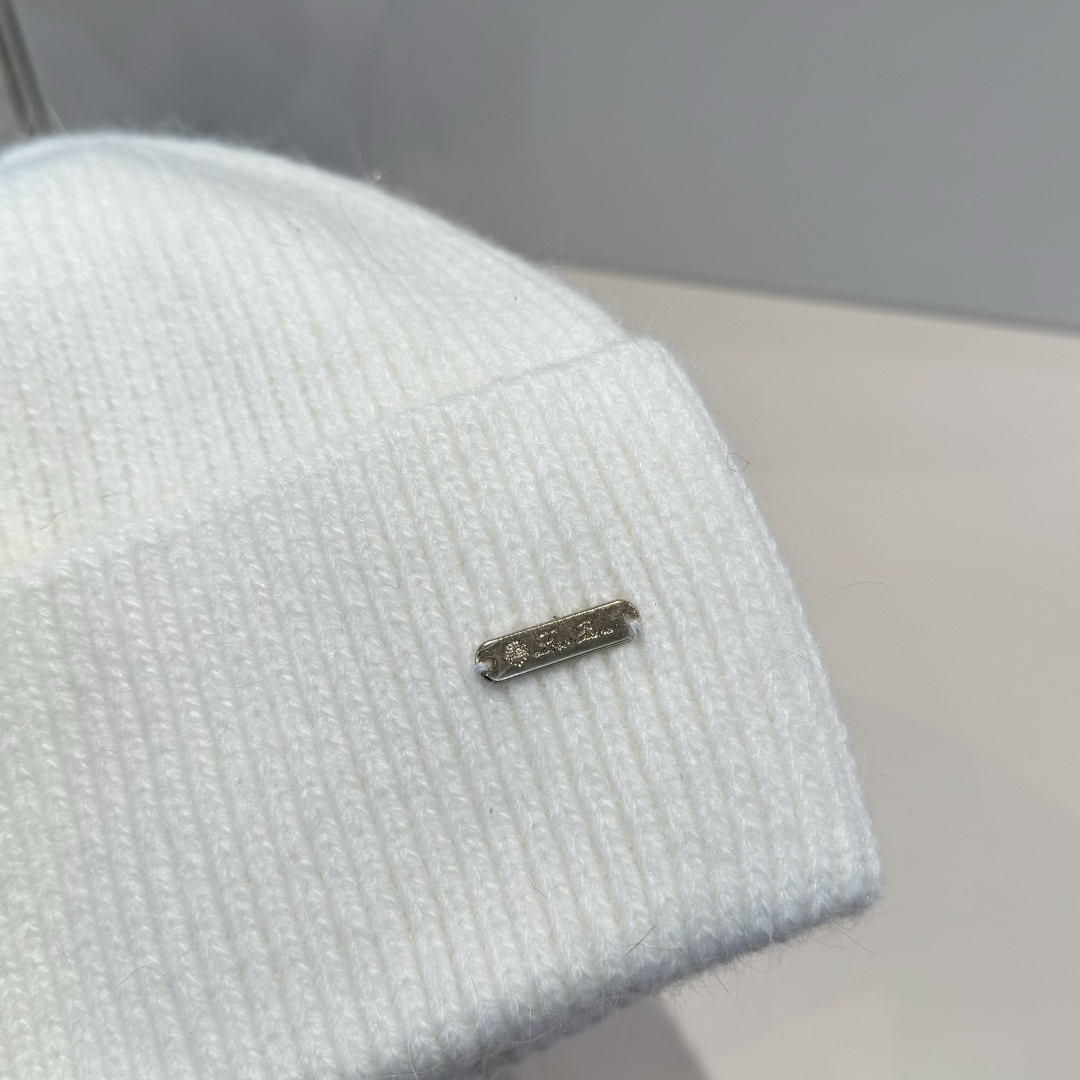 LP最新毛线帽 时尚前卫的休闲设计风格，戴上头就是这样好看看哦，做工精细，男女同款！