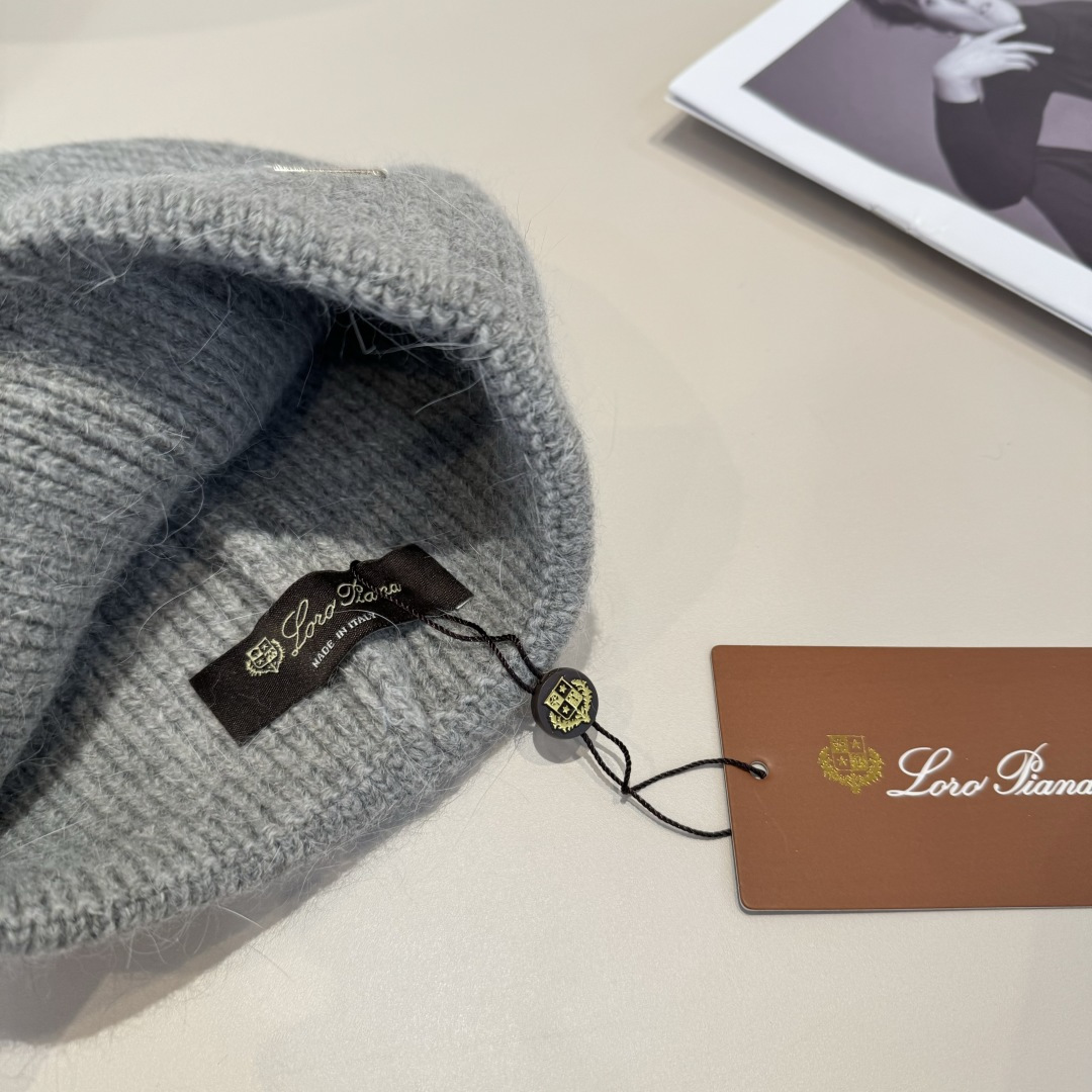 LP最新毛线帽 时尚前卫的休闲设计风格，戴上头就是这样好看看哦，做工精细，男女同款！