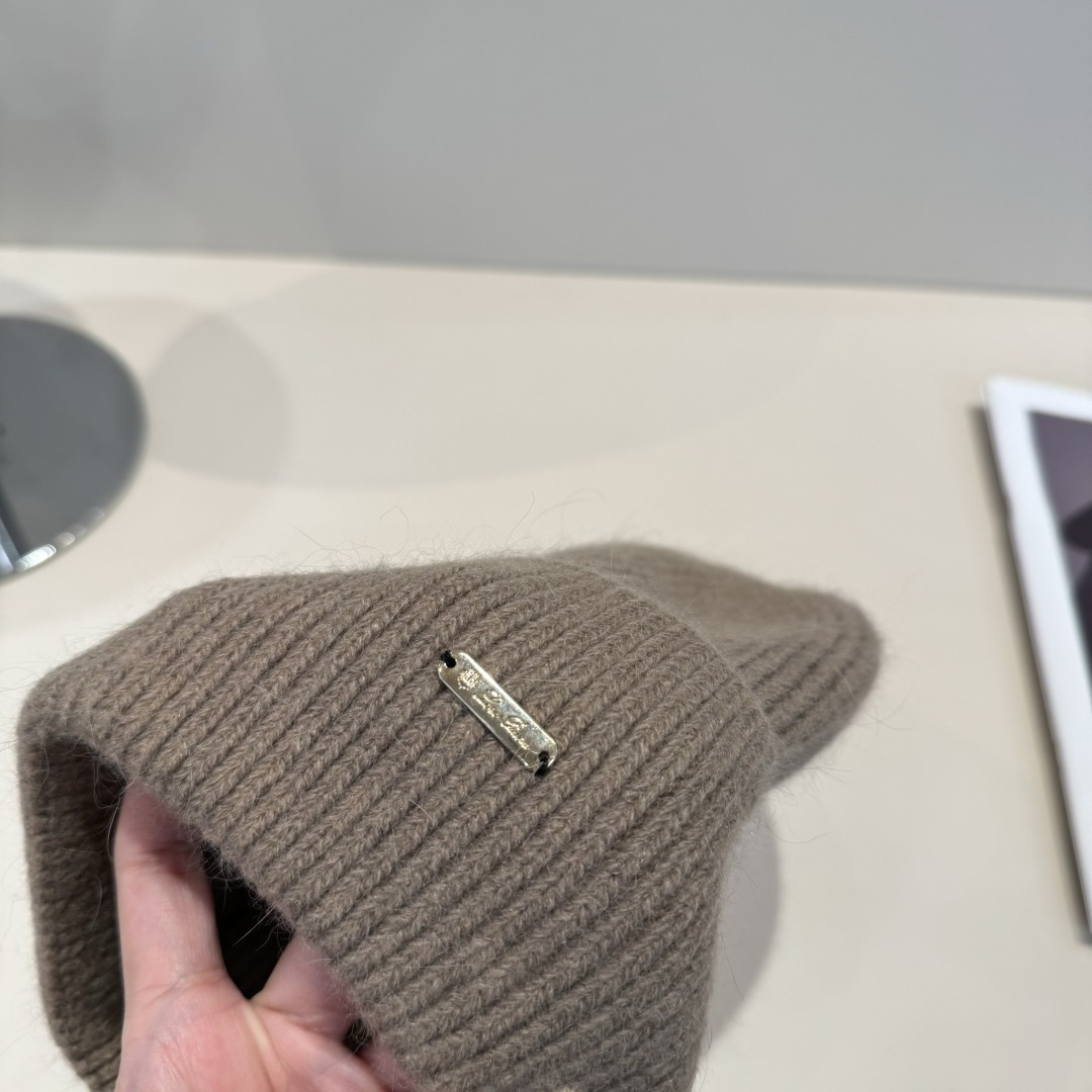 LP最新毛线帽 时尚前卫的休闲设计风格，戴上头就是这样好看看哦，做工精细，男女同款！