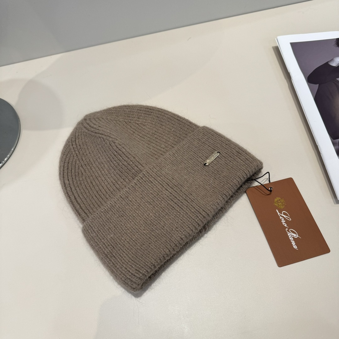 LP最新毛线帽 时尚前卫的休闲设计风格，戴上头就是这样好看看哦，做工精细，男女同款！
