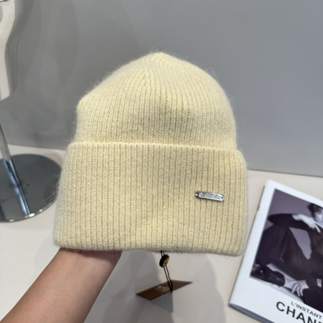 LP最新毛线帽 时尚前卫的休闲设计风格，戴上头就是这样好看看哦，做工精细，男女同款！