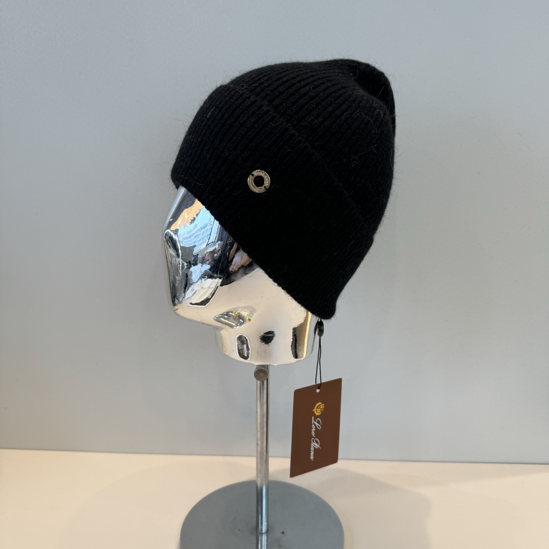 NO:617342,Lp's latest woolen hat has a fashionable and avant-garde casual design style. It looks great when you put it on your head. It is made with fine workmanship and is the same style for men and women!  Hats bucket hat, baseball cap, knitted hat, hat, loro piana, espadrilles, hats19860909Lp最新毛线帽 时尚前卫的休闲设计风格,戴上头就是这样好看看哦,做工精细,男女同款！帽子渔夫帽棒球帽针织帽,帽子,loro piana,espadrilles,hats,hat