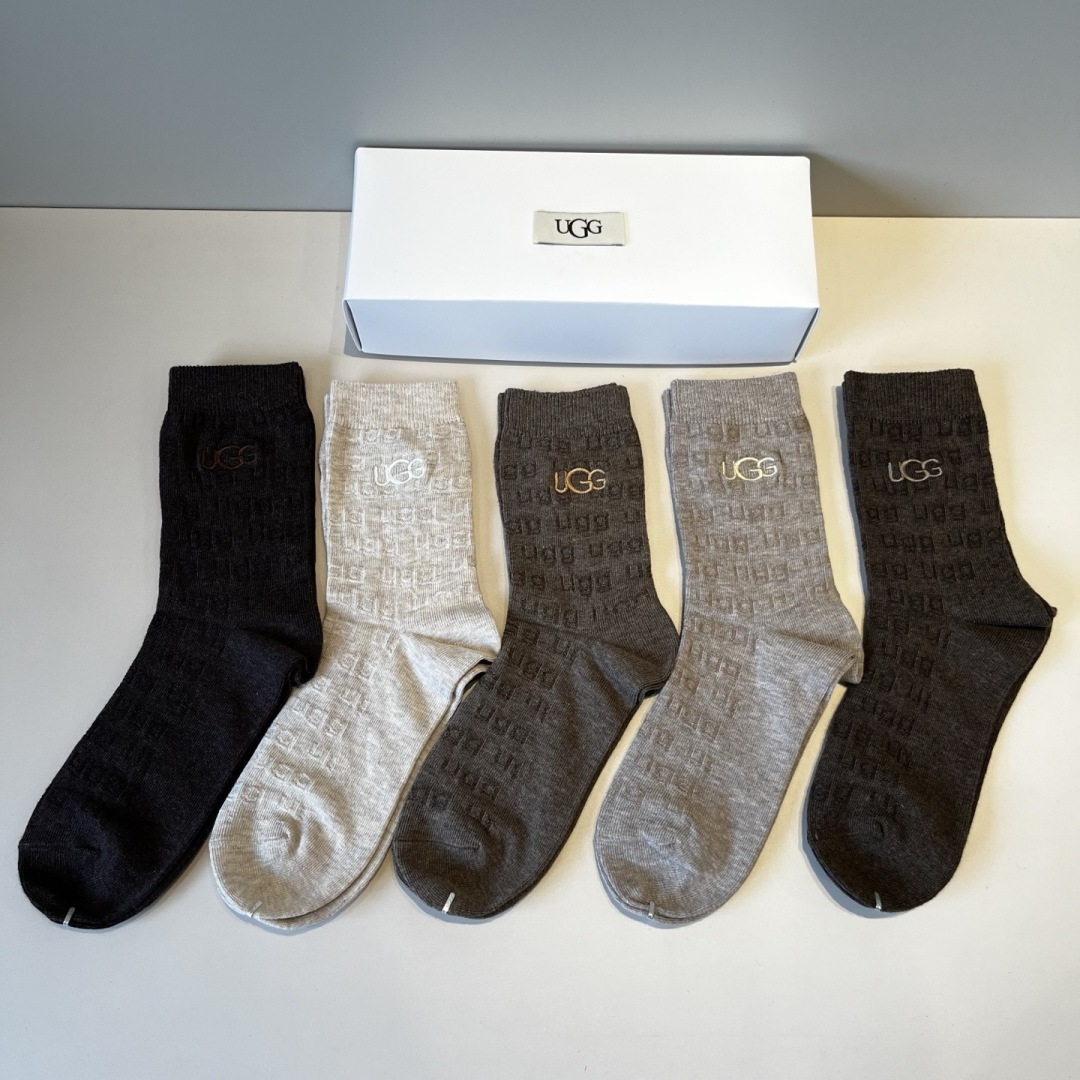 p70（UGG）新款早秋中长筒袜，款式经典，时尚高级！💗大牌出街，潮人必备，颜色百搭🔥（一盒5双）