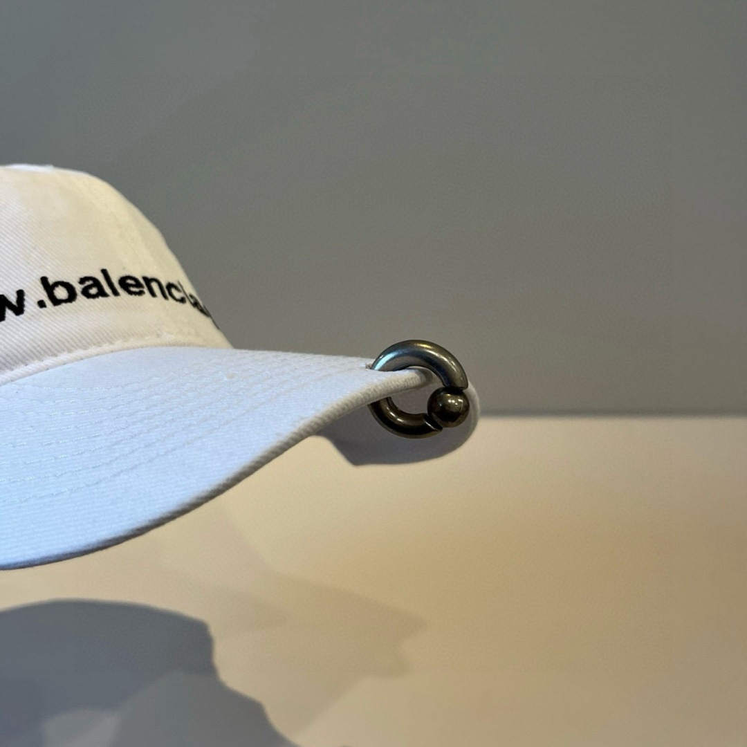 🌾BALENCIAGA巴黎世家新款logo棒球帽，很酷的色系，男女佩戴都有不同style，第一批抢先出货