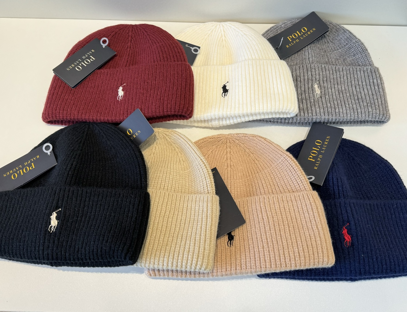 NO:617331,New product from Paul's official website, woolen hat. The original quality is very popular. The craftsmanship is very exquisite. It is high-end and classy!  Low-key luxury, easy to carry!  Running volume!  Hats bucket hat, baseball cap, knitted hat, hat, espadrilles, hats19860909保罗官网新品,毛线帽 原单品质火爆来袭 工艺非常精美 高档大气上档次！低调奢华,方便携带！跑量！帽子渔夫帽棒球帽针织帽,帽子,espadrilles,hats,hat