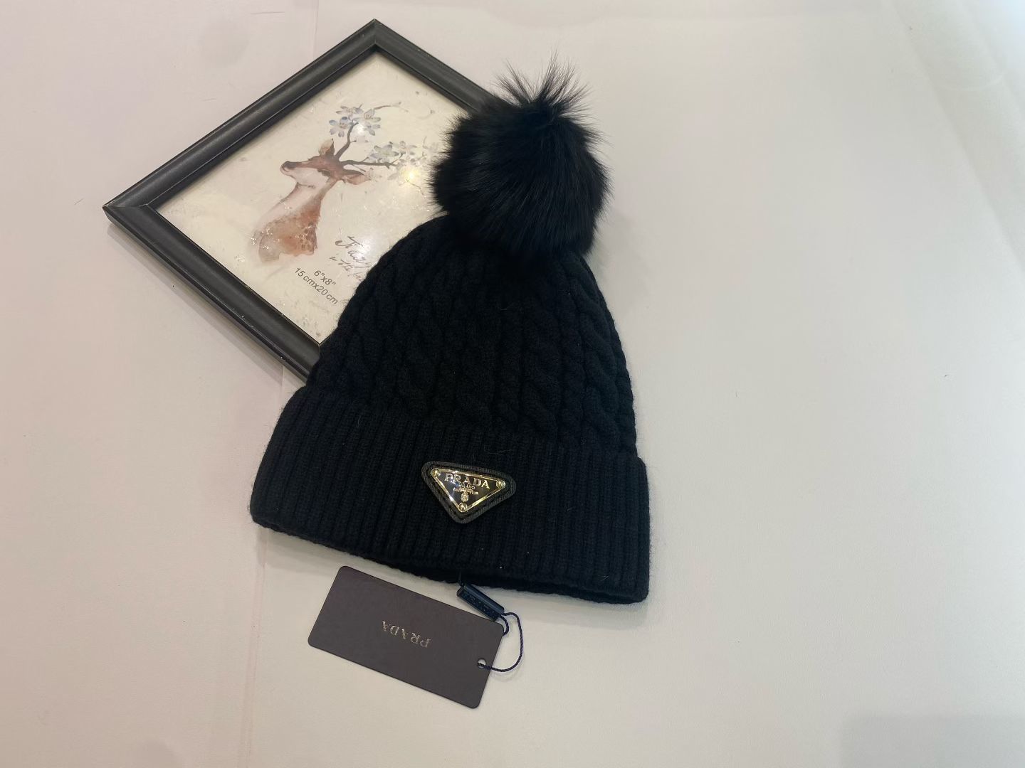 NO:580200,[Prada] New classic casual and trendy wool hat, Japanese and Korean style, looks great with any combination!  When traveling, you must buy a hat: fisherman hat, baseball cap, knitted hat, hat, prada, espadrilles, hats19860909【普拉达】新款经典休闲潮流款 毛线帽 日韩风格,随便搭配都超好看！出门旅游,绝对要入手的一款帽子渔夫帽棒球帽针织帽,帽子,prada,espadrilles,hats,hat