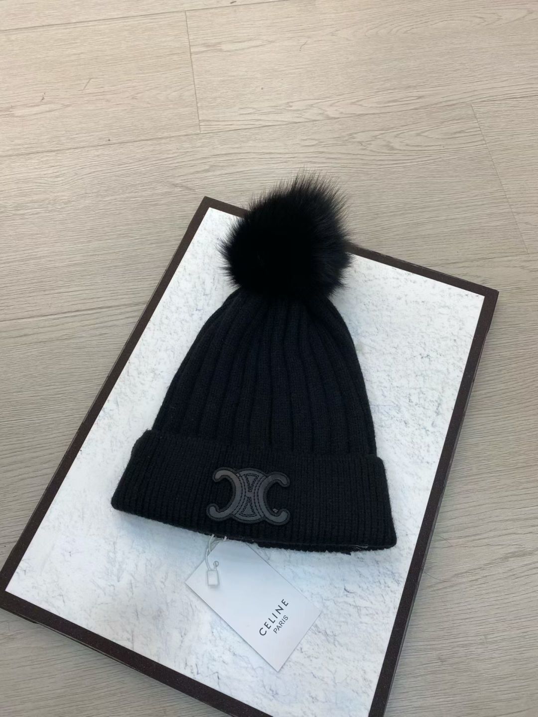 NO:580212,[Céline] New classic casual and trendy wool hat, Japanese and Korean style, looks great with any combination!  When traveling, you must buy a hat: fisherman hat, baseball cap, knitted hat, hat, celine, espadrilles, hats19860909【赛琳】新款经典休闲潮流款 毛线帽 日韩风格,随便搭配都超好看！出门旅游,绝对要入手的一款帽子渔夫帽棒球帽针织帽,帽子,celine,espadrilles,hats,hat