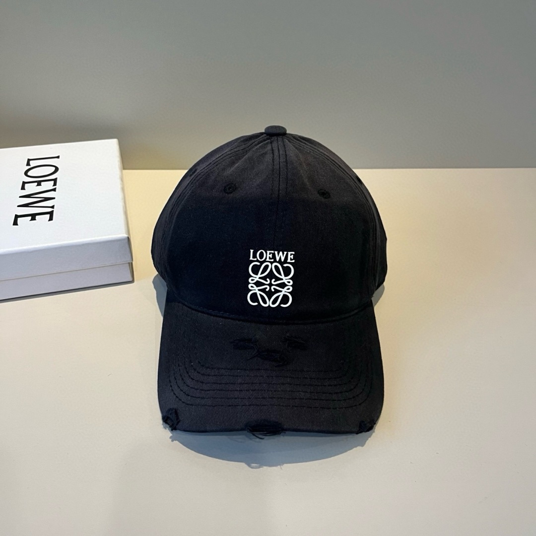 NO:580195,LOEWE's new original original design, with super good texture, standard external line positioning, fine workmanship, simple and elegant, low price and high volume!  Hats, bucket hats, baseball caps, knitted hats, hats, loewe, loewe, espadrilles, hats19860909罗意威 LOEWE新款原版原标设计,质感超好,外部线条定位标准,做工精细,简约大气低价走量！帽子渔夫帽棒球帽针织帽,帽子,loewe,loewe,espadrilles,hats,hat