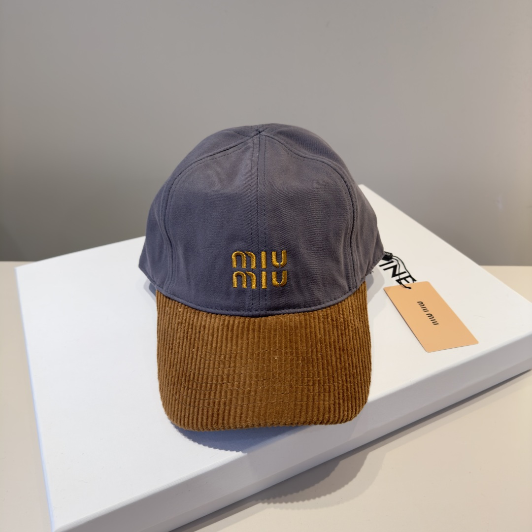 NO:580472,Miumiu's original spring and summer new baseball cap, authentic and custom-made from mold, the original workmanship is meticulous and the quality is superb!  Hats bucket hat, baseball cap, knitted hat, hat, miumiu, espadrilles, hats19860909谬谬miumiu 原单春夏新款棒球帽,正品开模订制,原版做工细致质量超赞！帽子渔夫帽棒球帽针织帽,帽子,miumiu,espadrilles,hats,hat
