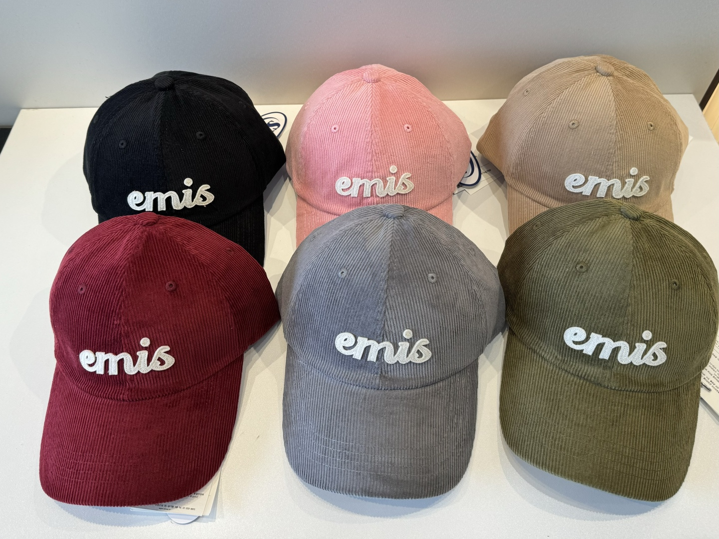 NO:580247,Korean trendy brand emis' new baseball cap, emis's hats are really magical. They all look good, and they don't care about the face shape at all. Everyone wants to buy it. They are very white. They are unisex, with a head circumference of 57cm. Hats, fisherman hats, baseball caps, knitted hats, hats, espadrilles, hats19860909韩国潮牌emis 新款棒球帽,emis的帽子真的有种魔力 就是每一个都好看,完全不挑脸型的 每个都想买 很显白 男女通用,头围57cm帽子渔夫帽棒球帽针织帽,帽子,espadrilles,hats,hat