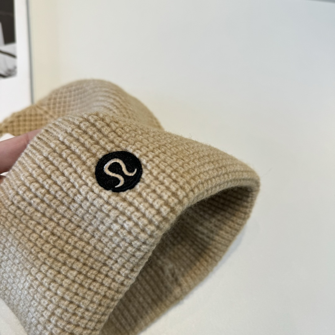 lulu 官网新品，毛线帽 原单品质火爆来袭 🔥🎩 工艺非常精美 高档大气上档次！低调奢华，方便携带！跑