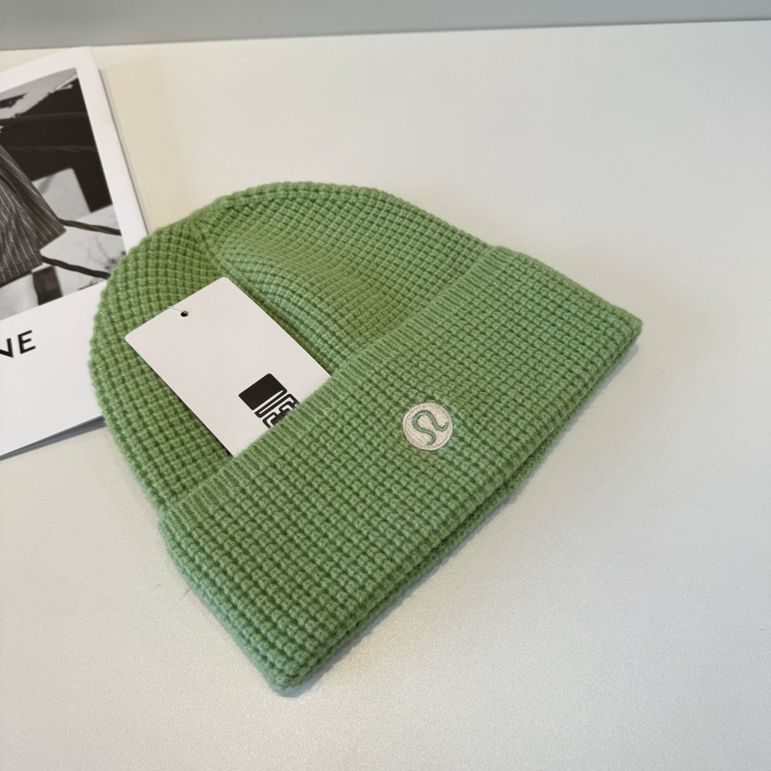 lulu 官网新品，毛线帽 原单品质火爆来袭 🔥🎩 工艺非常精美 高档大气上档次！低调奢华，方便携带！跑